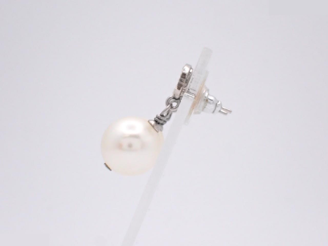 Pearl earrings — view 3