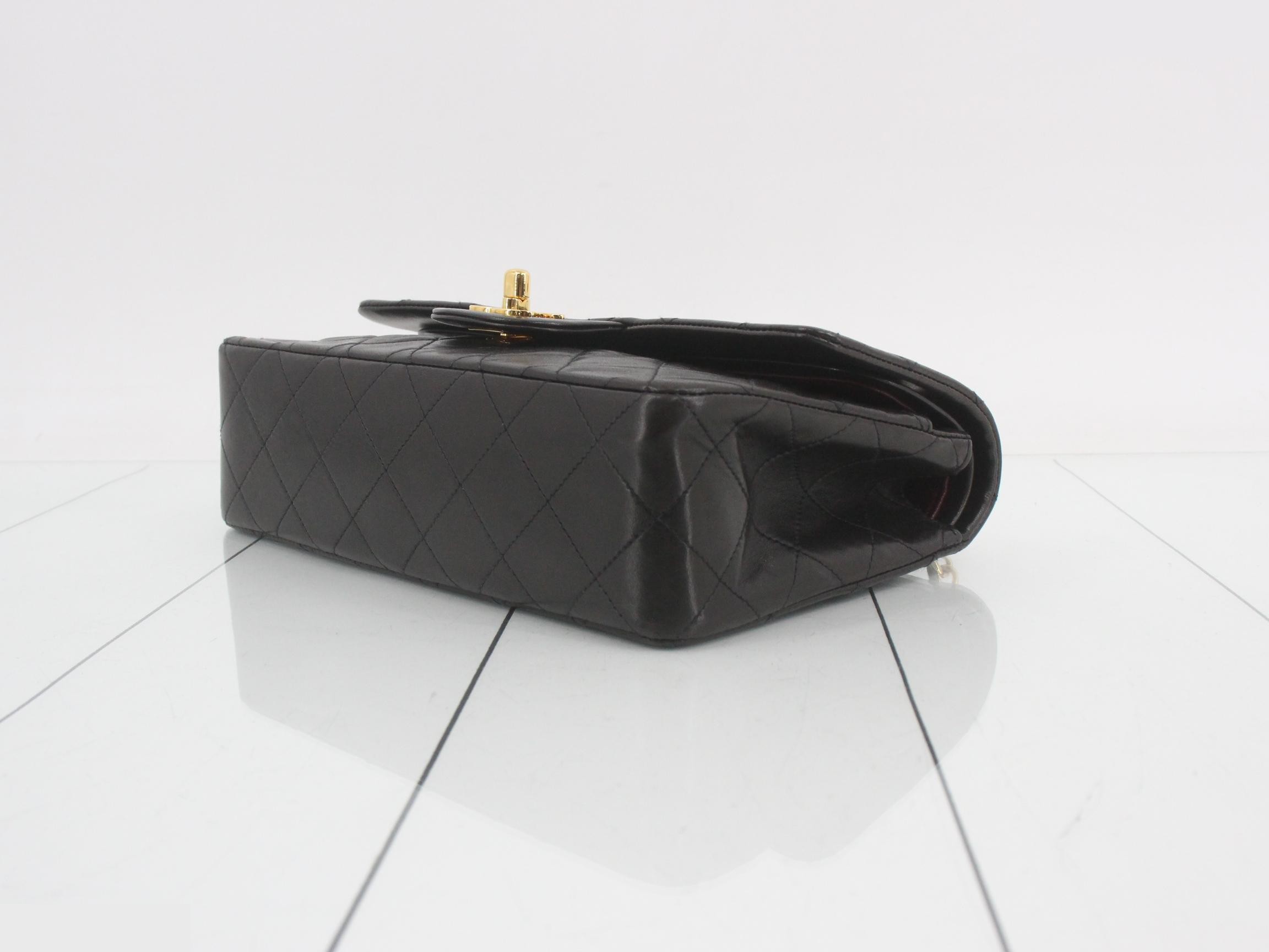 Matelassé (bag) - Chain shoulder bag, lambskin, turn-lock closure — view 6