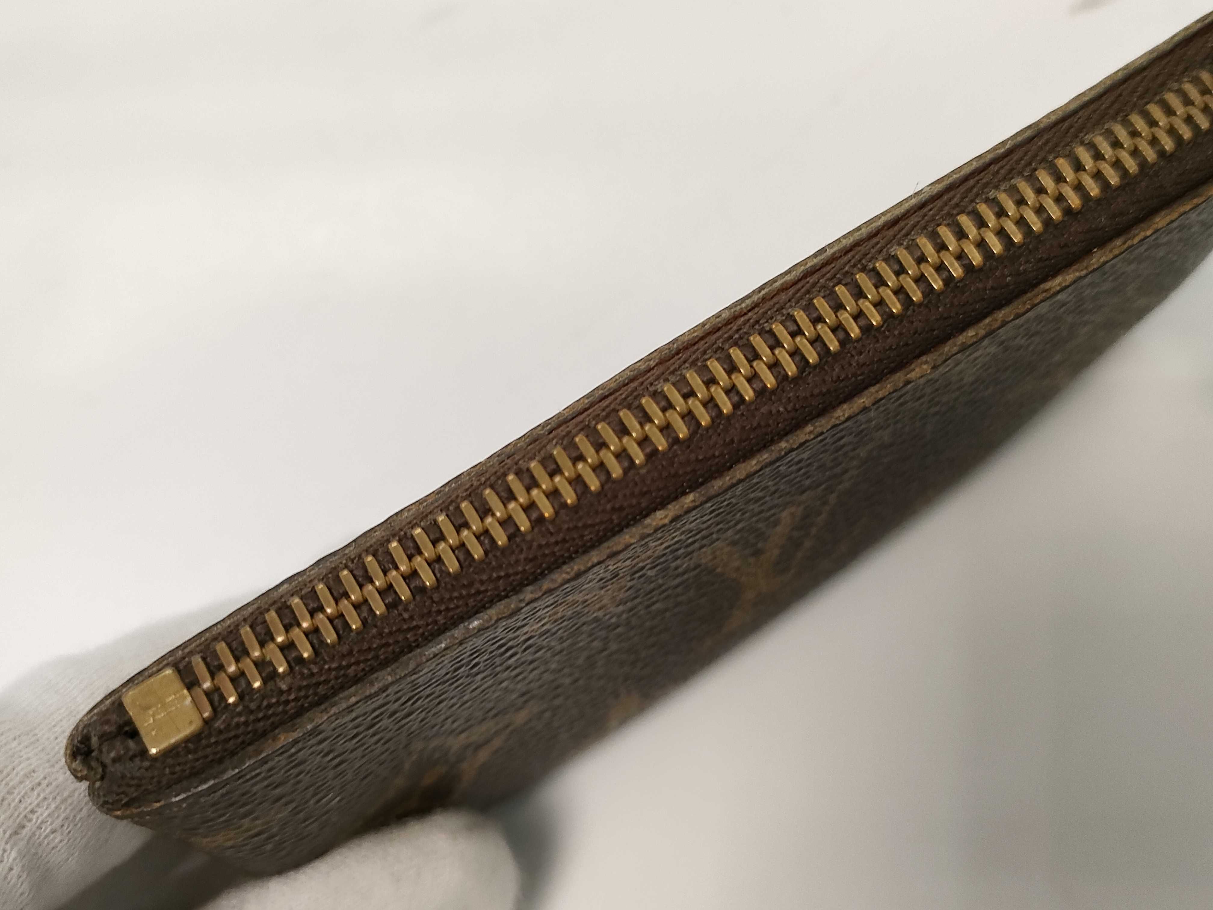 Monogram Vuitton Pochette Cleat Coin Case — view 5