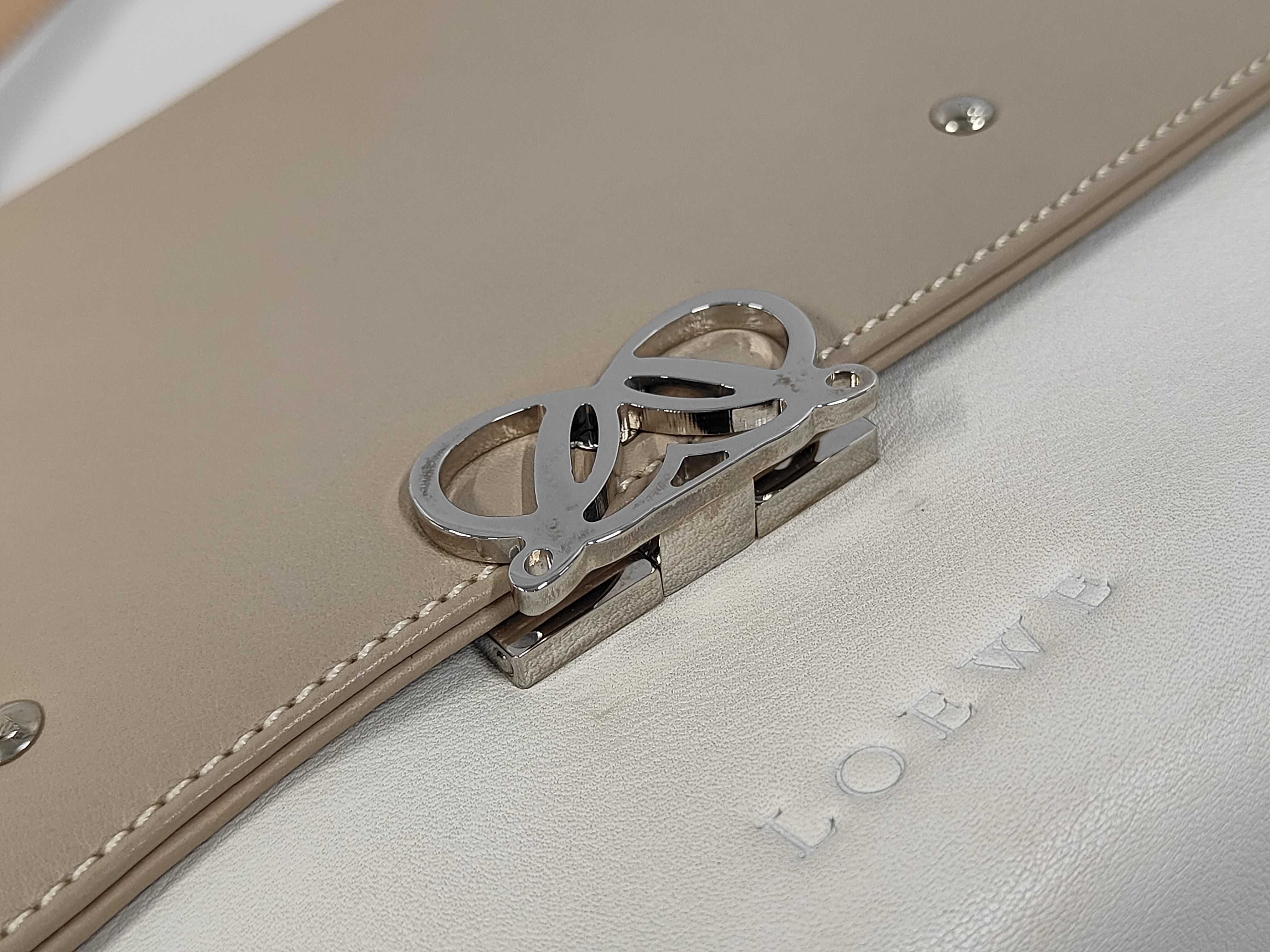Leather One-Shoulder Bag. Accessories: Dust bag. Handbag. — view 7