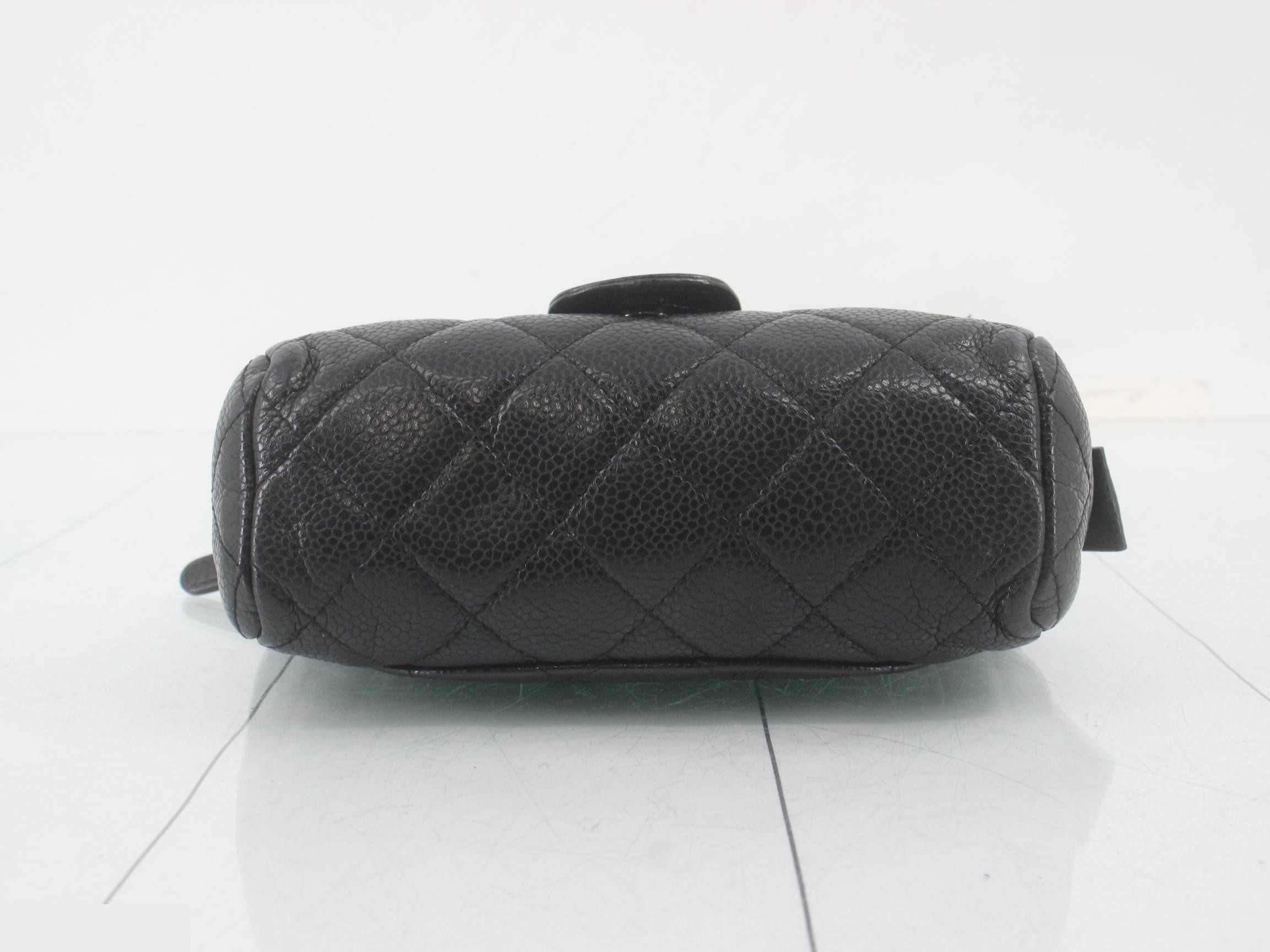 Matelassé caviar leather pouch, with original seal, serial number in the 20s. — view 3