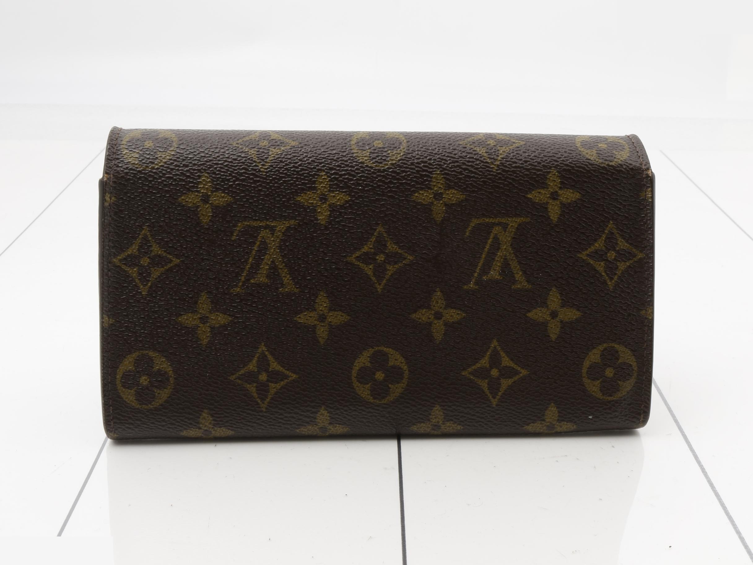 Long Wallet — view 2