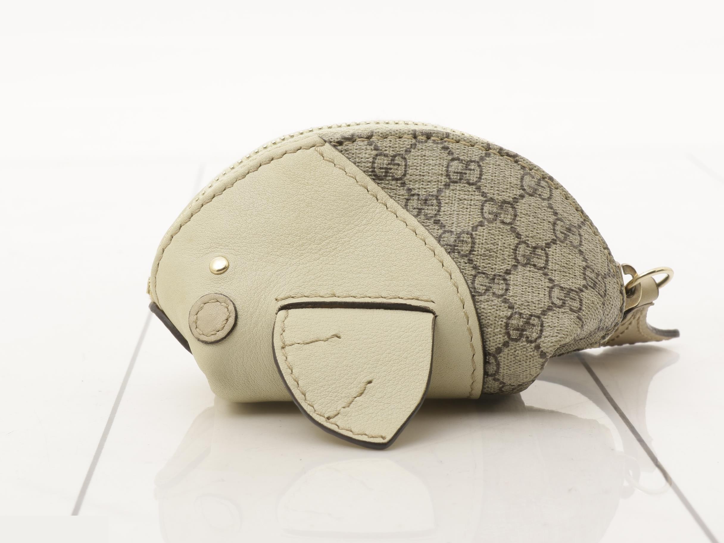 pouch — view 2