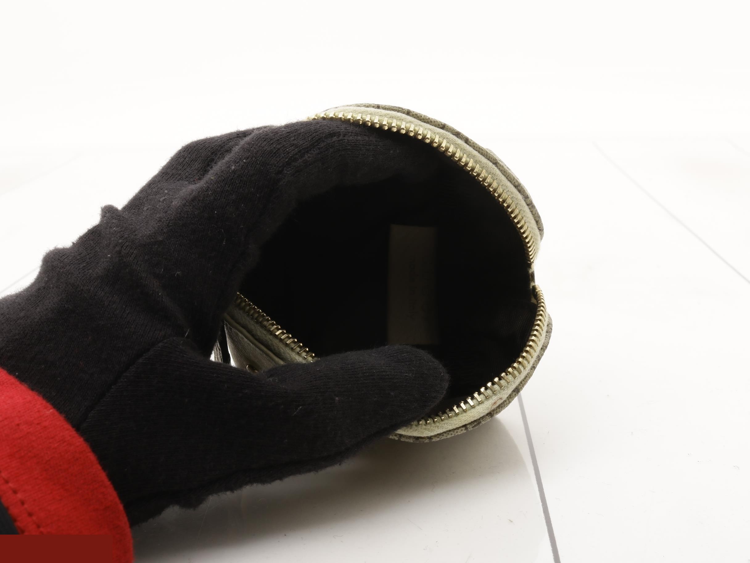 pouch — view 4