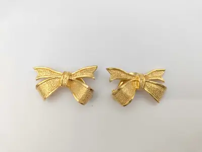 engraved, rare ribbon earrings