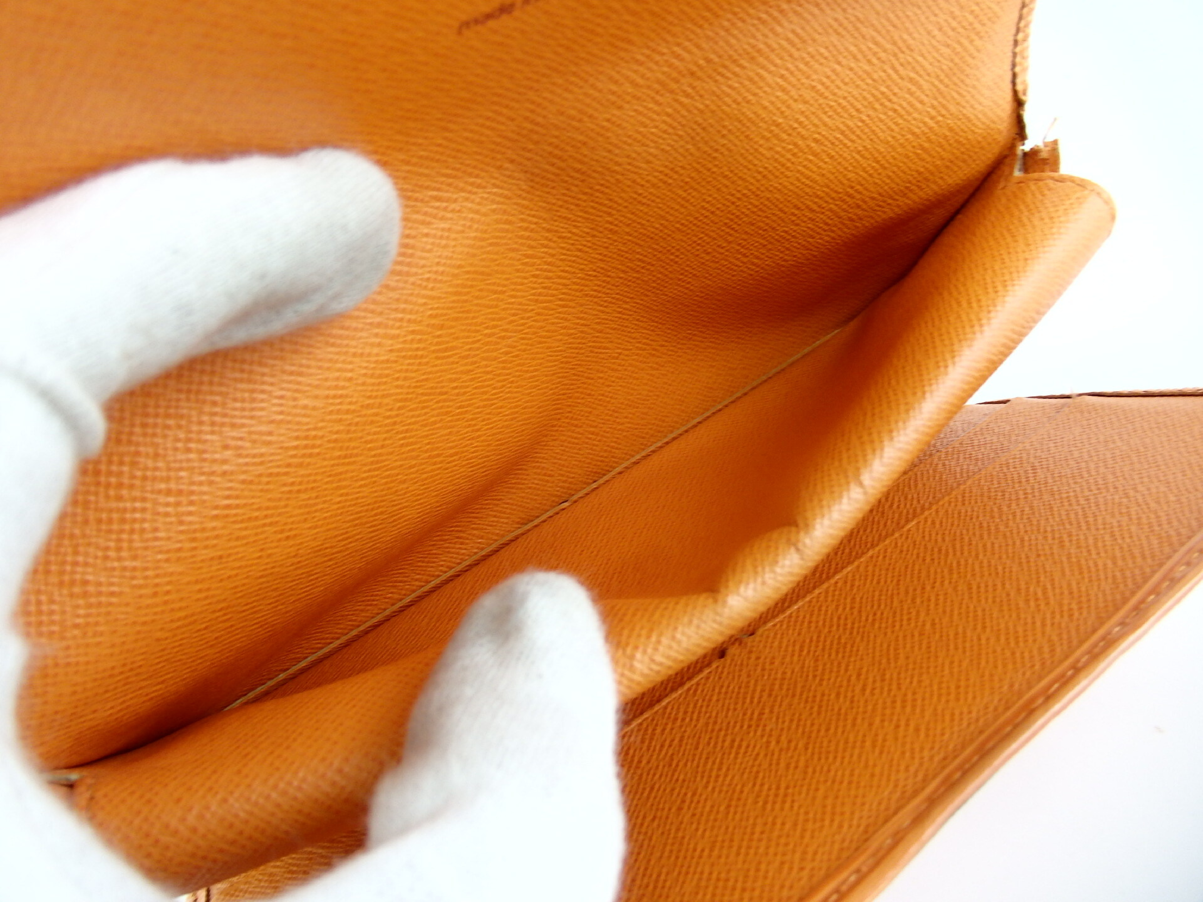 Epi Portefeuille Tresor International Wallet — view 8