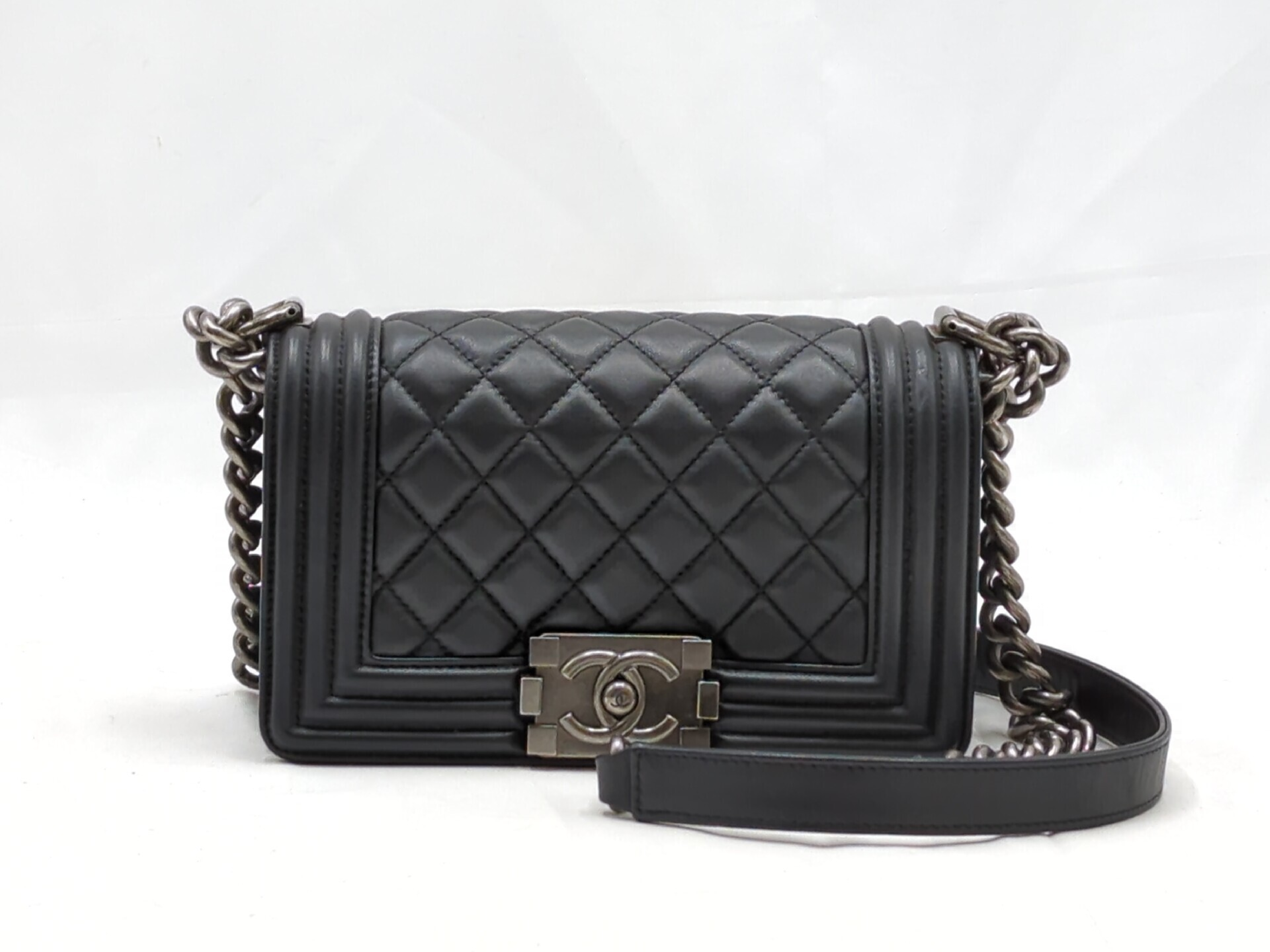 Lambskin Boy Chanel Chain Shoulder Bag (Serial Number 28)