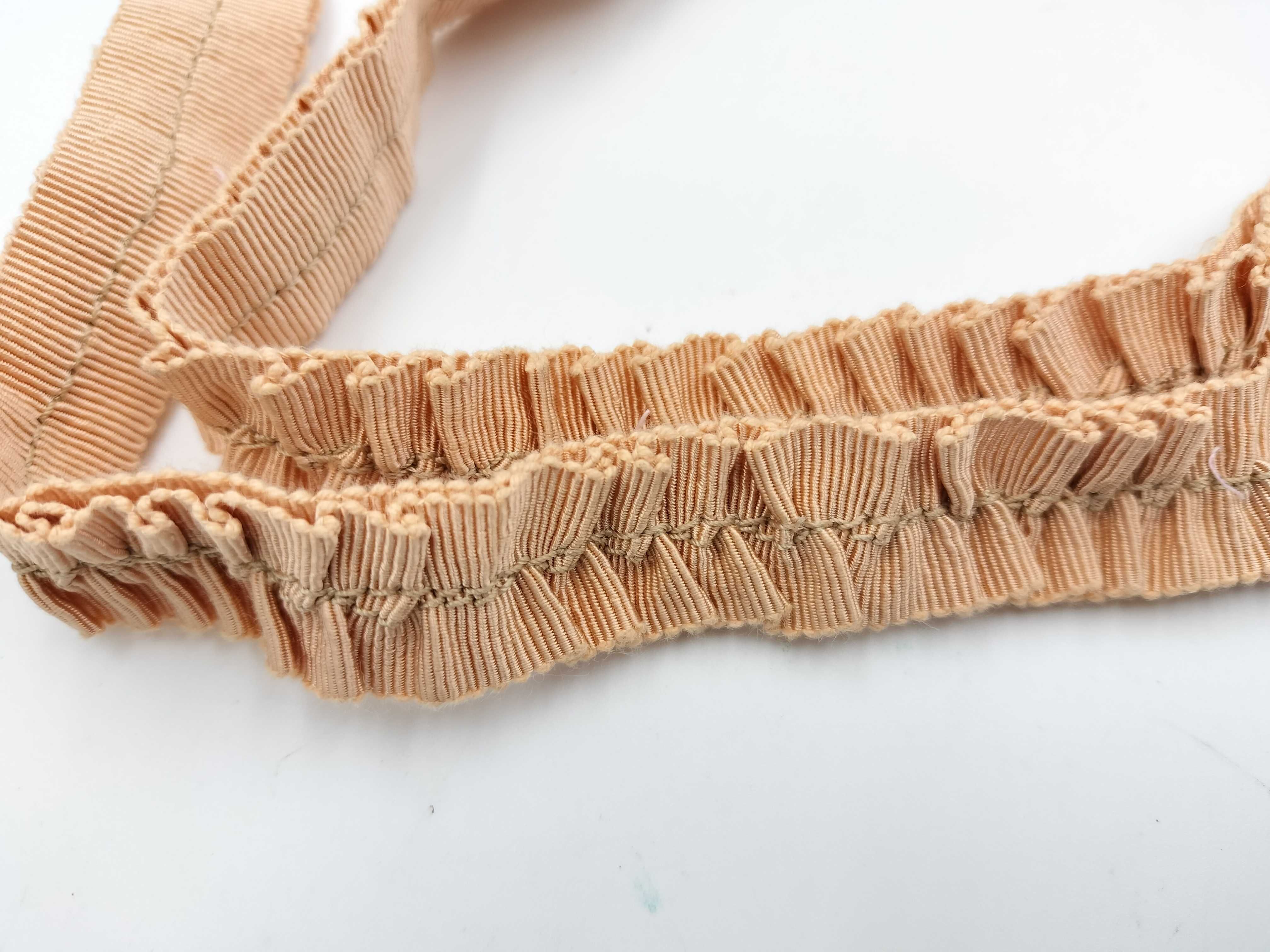 beige frill pouch — view 5