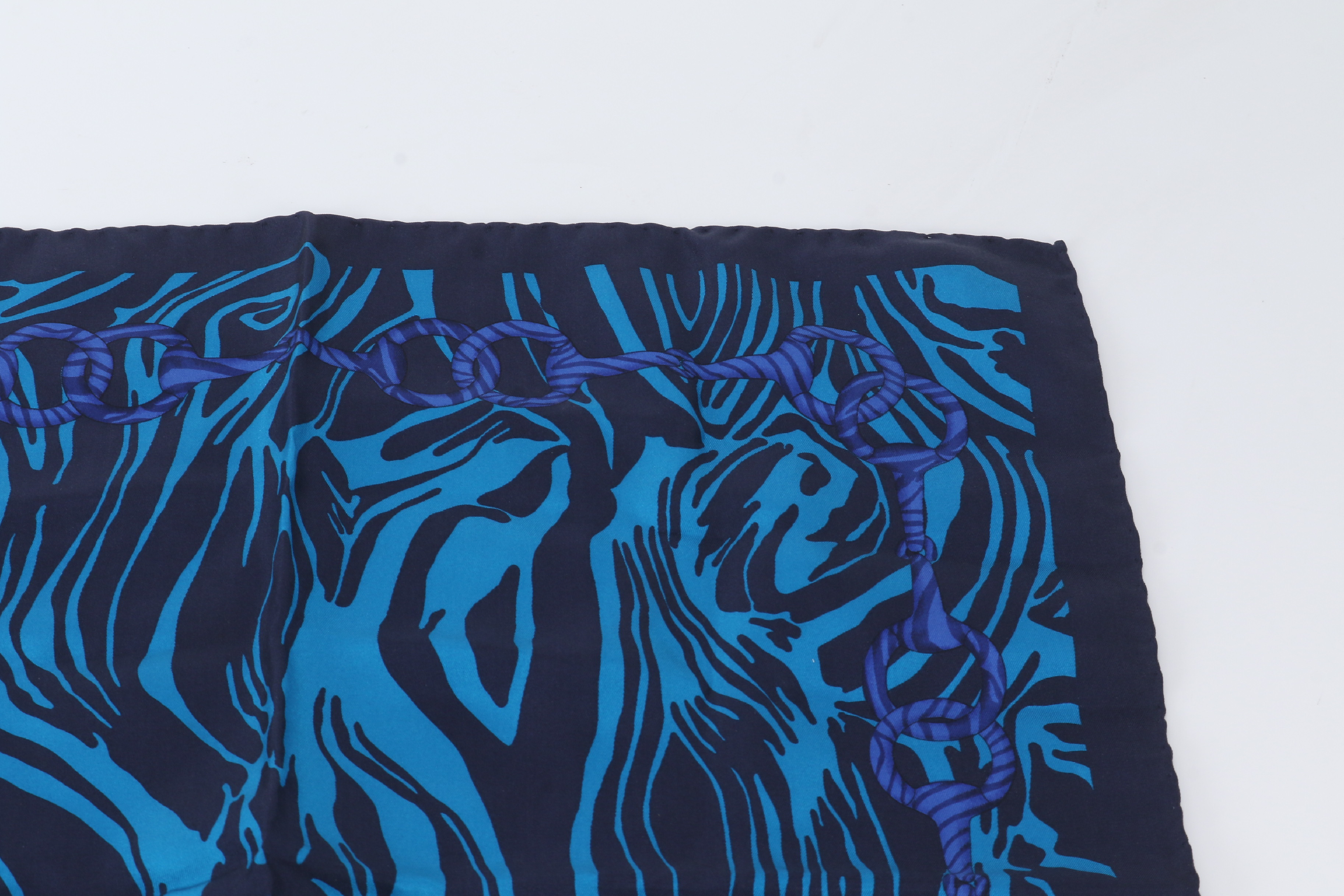 tagged scarf, all-over print, silk, other accessories. — view 2
