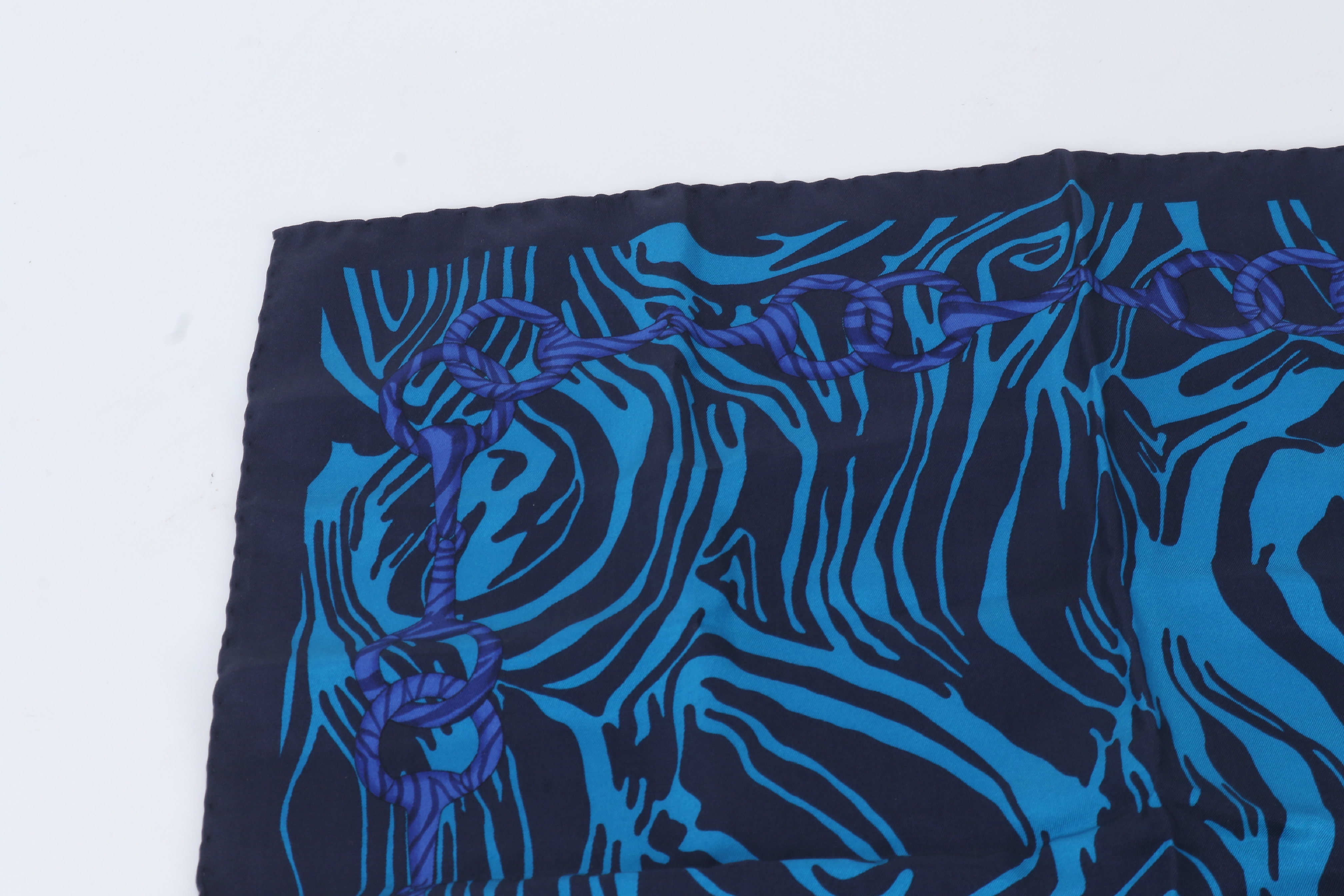 tagged scarf, all-over print, silk, other accessories. — view 3