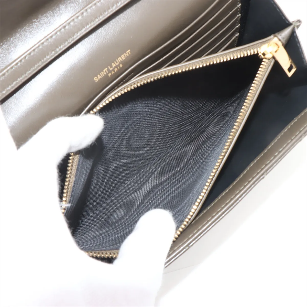 Cassandra Leather Chain Wallet Khaki 377828 — view 9