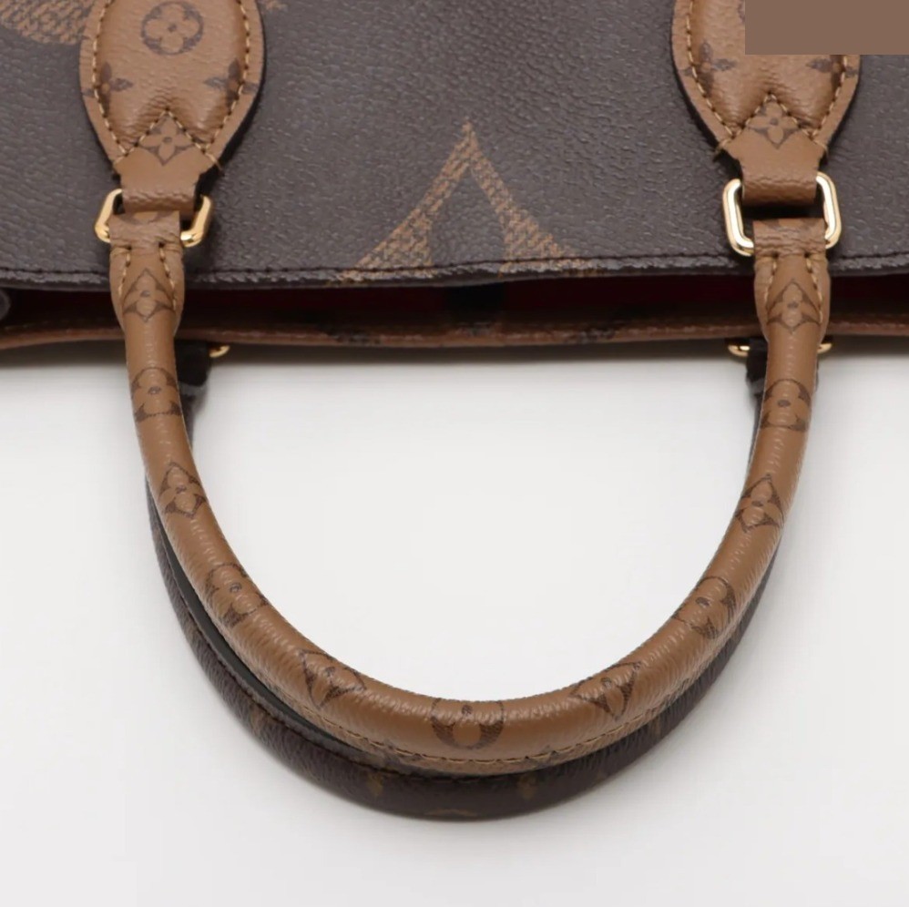 Unused, with box, Giant Monogram Reverse OnTheGo MM — view 5