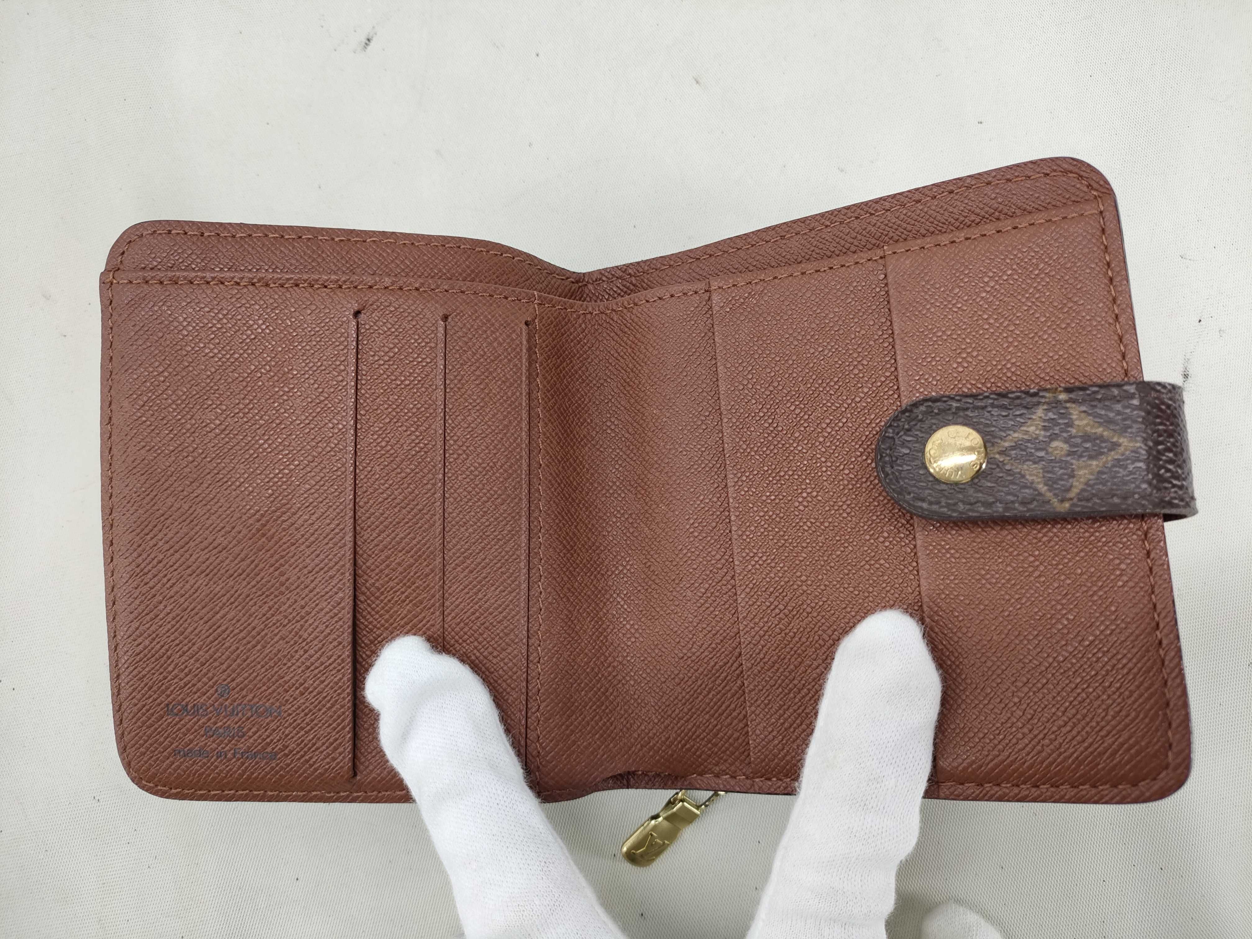 Monogram Louis Vuitton Monogram Compact Zip Bi-fold Wallet M61667 CT0045 Wallet — view 10