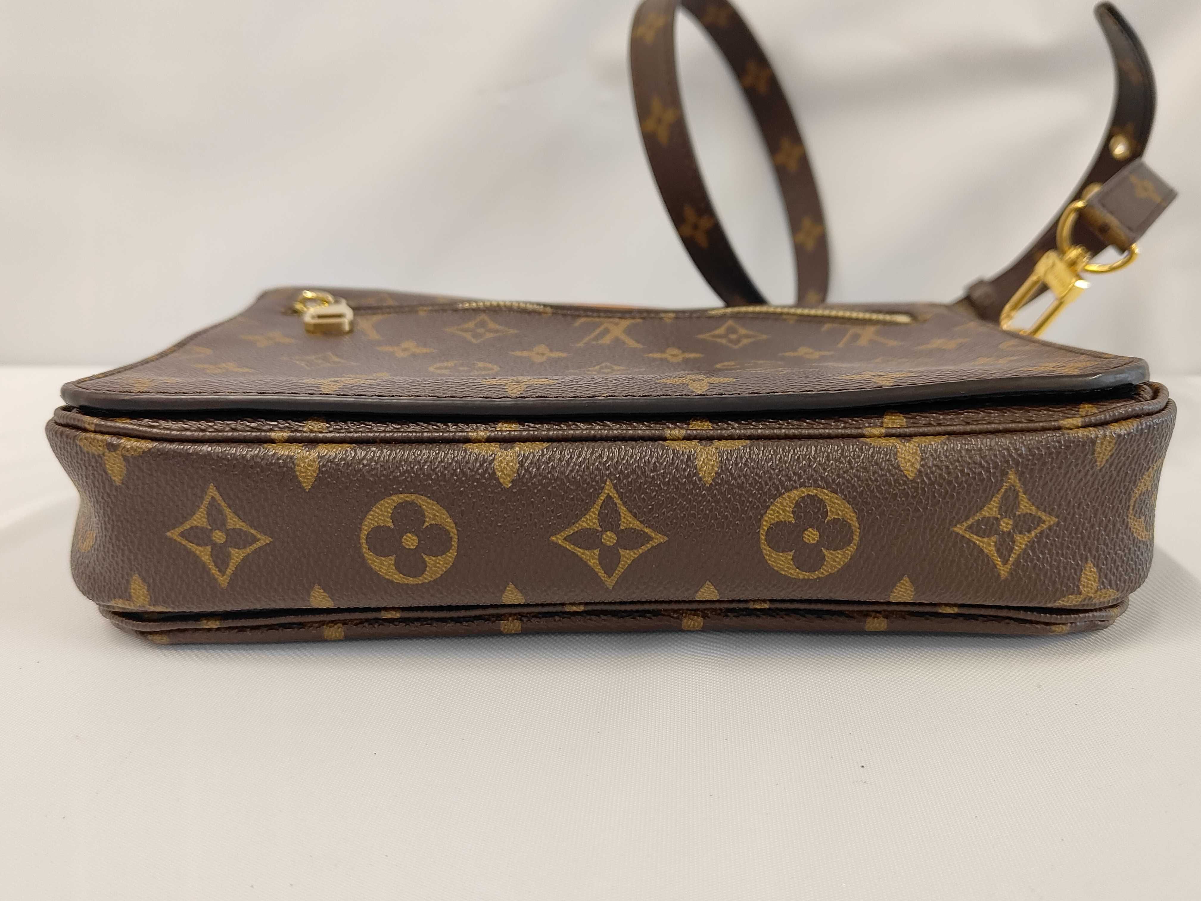 Monogram Pochette Métis M44875 Shoulder Bag — view 3