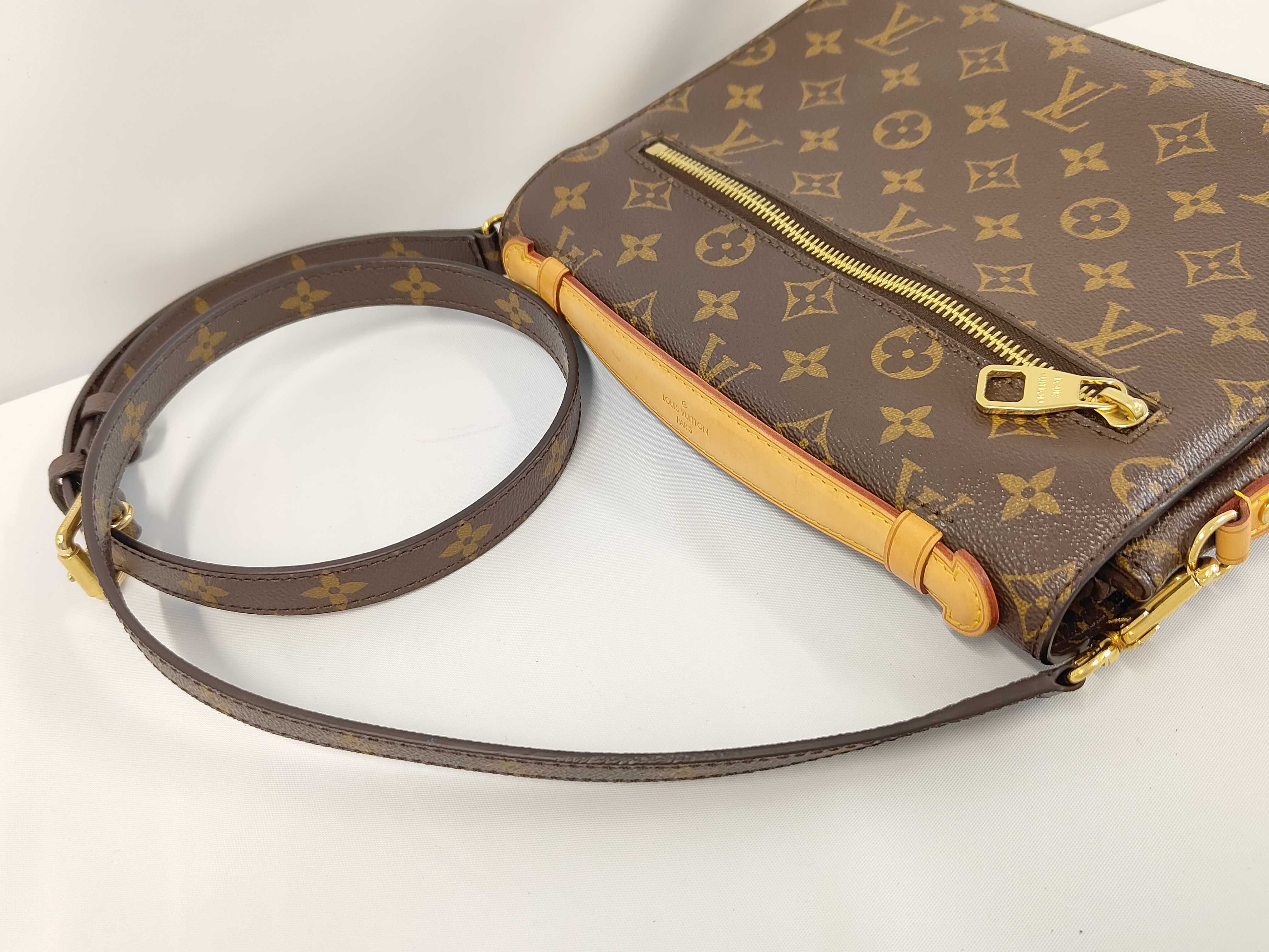 Monogram Pochette Métis M44875 Shoulder Bag — view 5