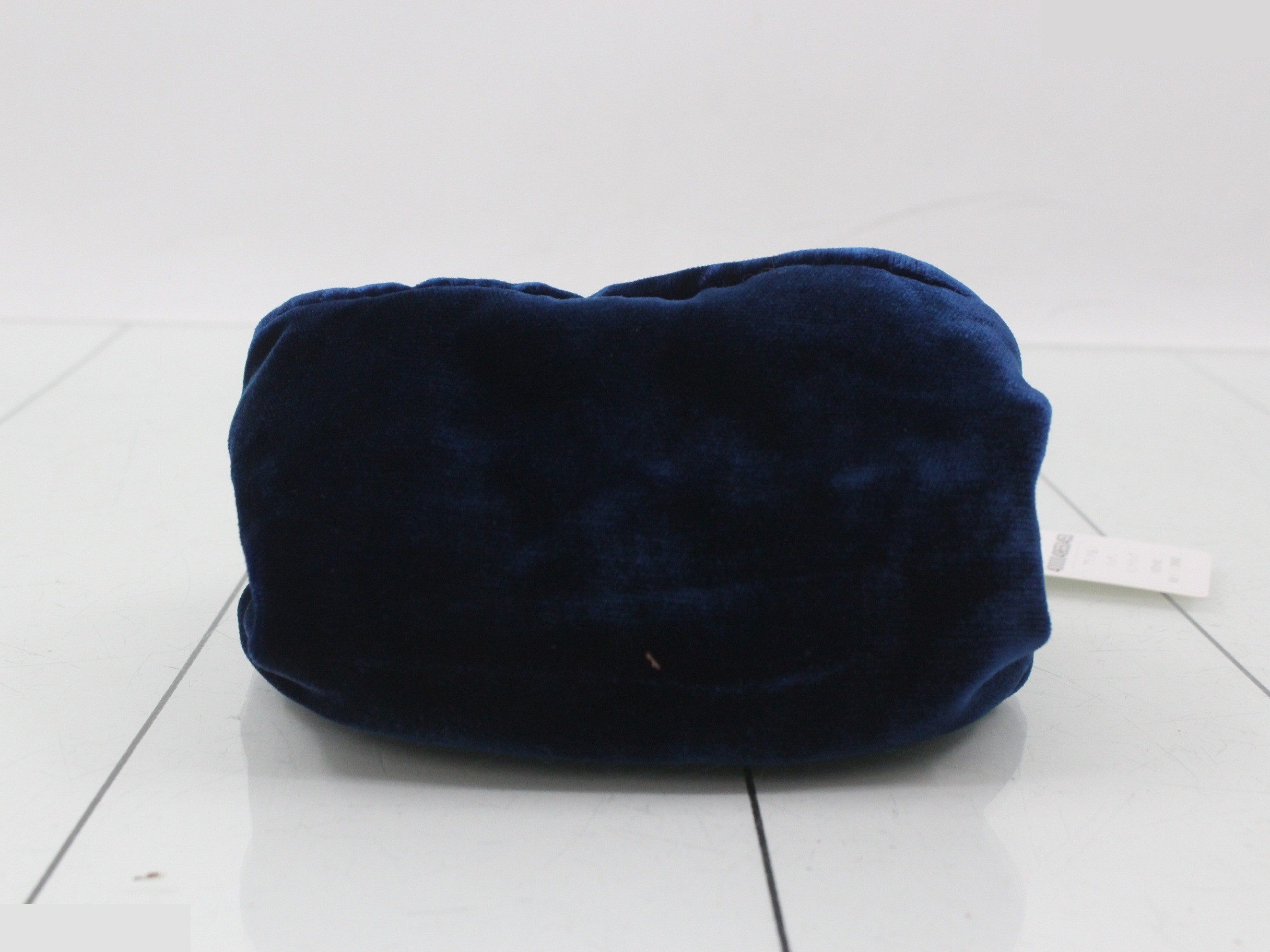Clasp-closure handbag — view 3