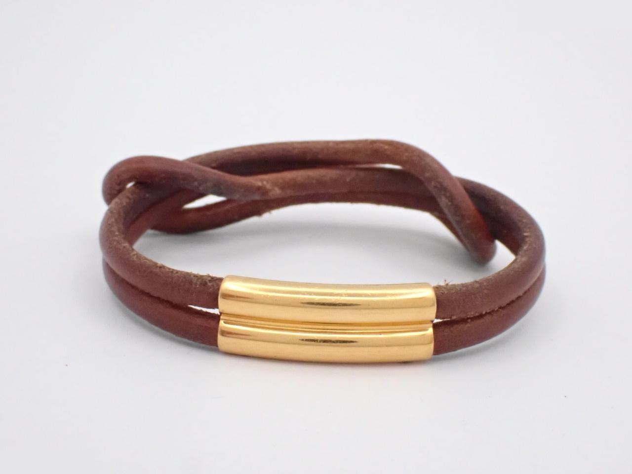 Leather bracelet, wrist circumference approximately 19 cm — view 2