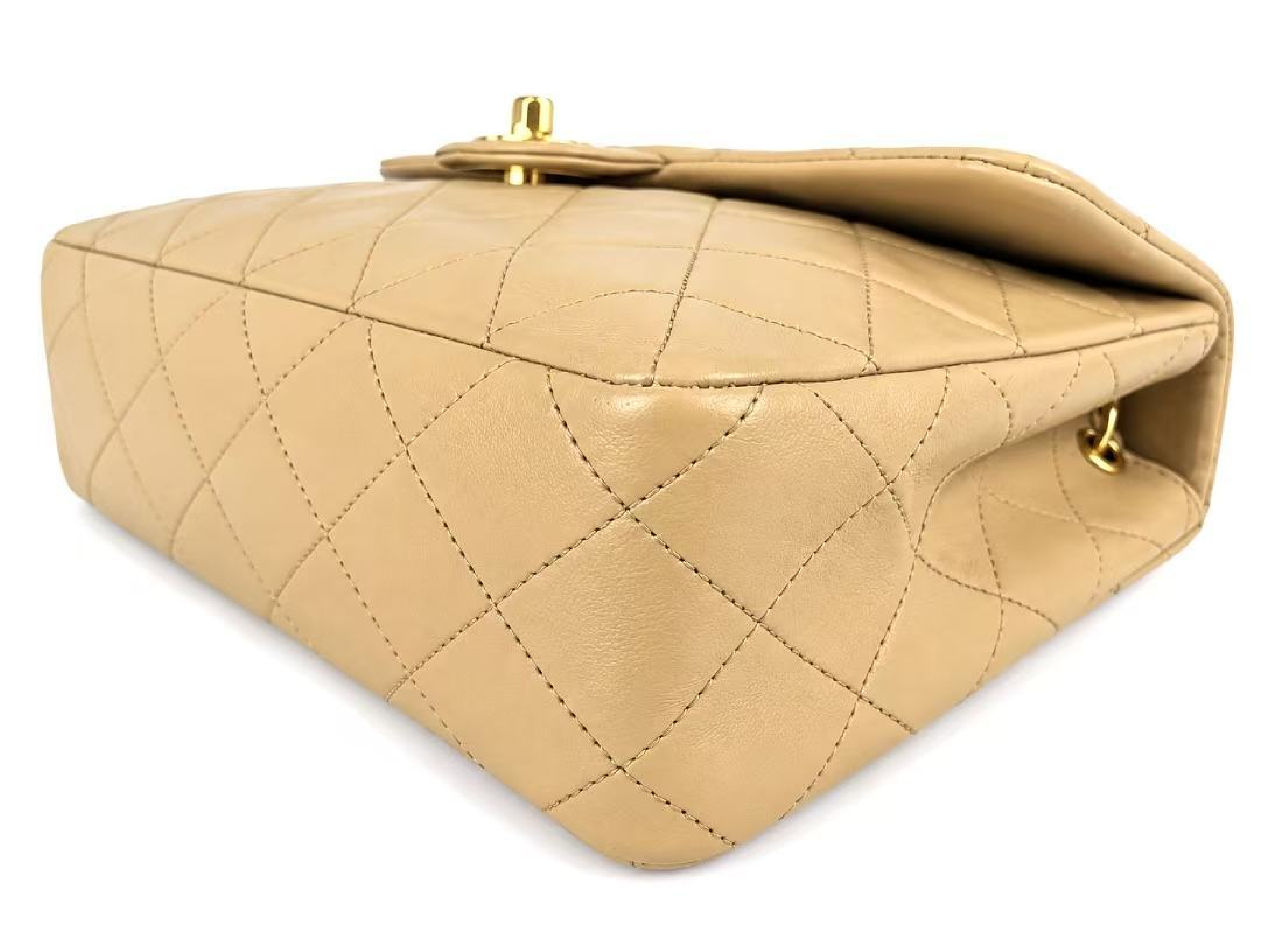 Lambskin Matelassé 20 S Flap S Chain Turnlock GD Hardware Beige Seal Shoulder Bag — view 8
