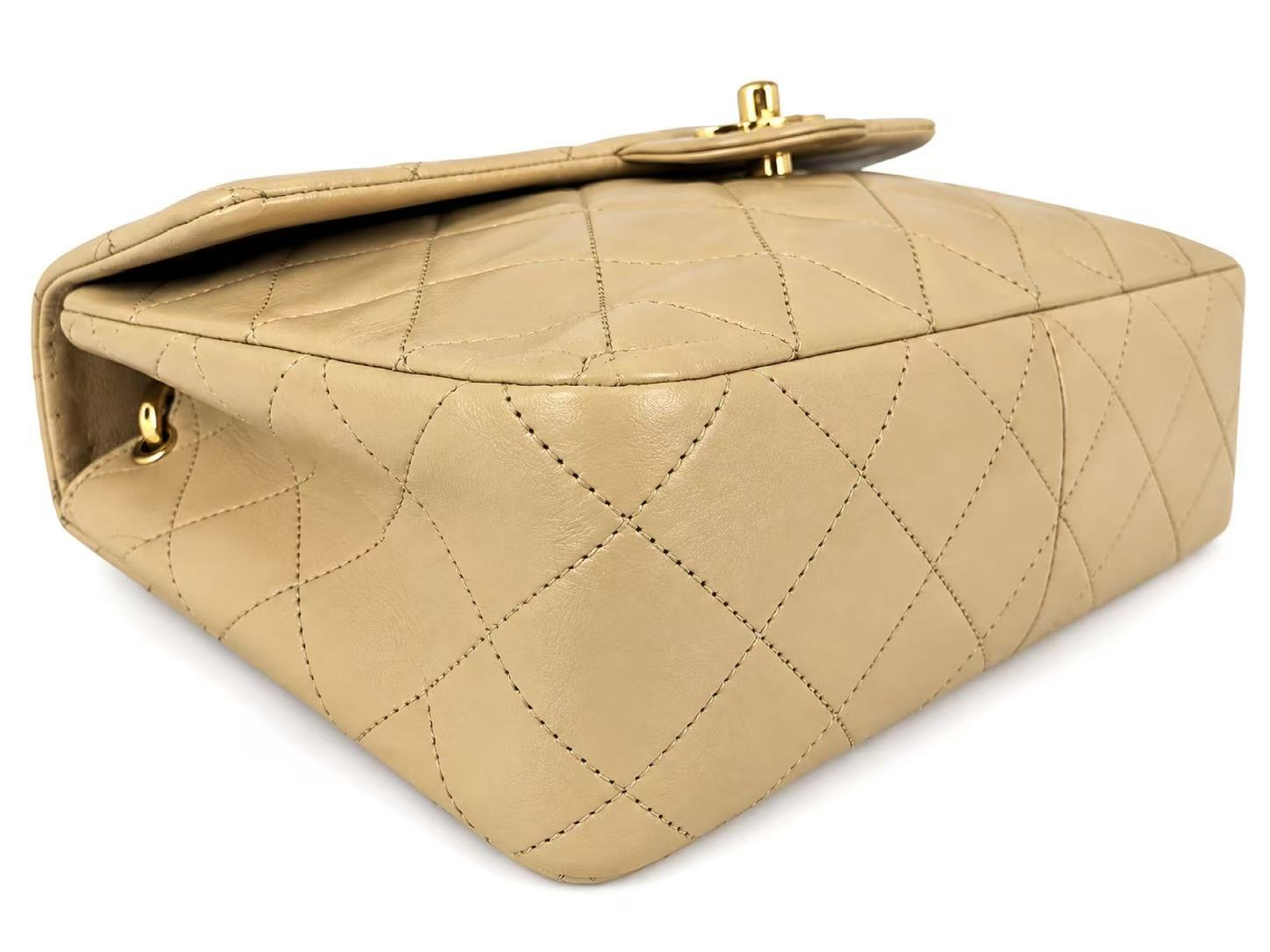 Lambskin Matelassé 20 S Flap S Chain Turnlock GD Hardware Beige Seal Shoulder Bag — view 9