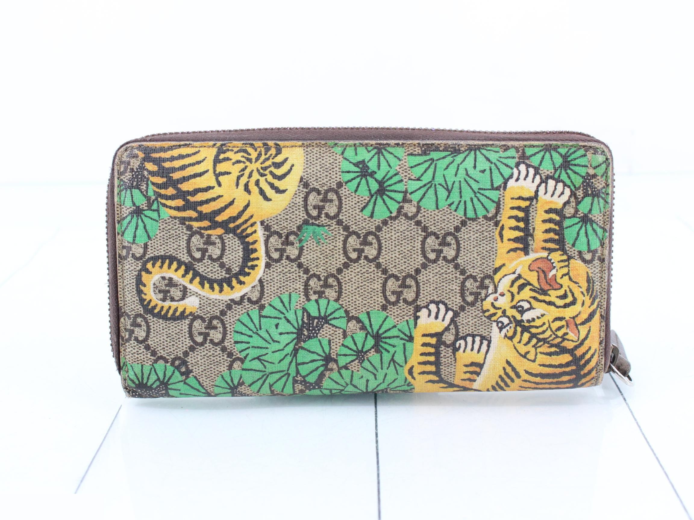 long wallet, tiger design. — view 2