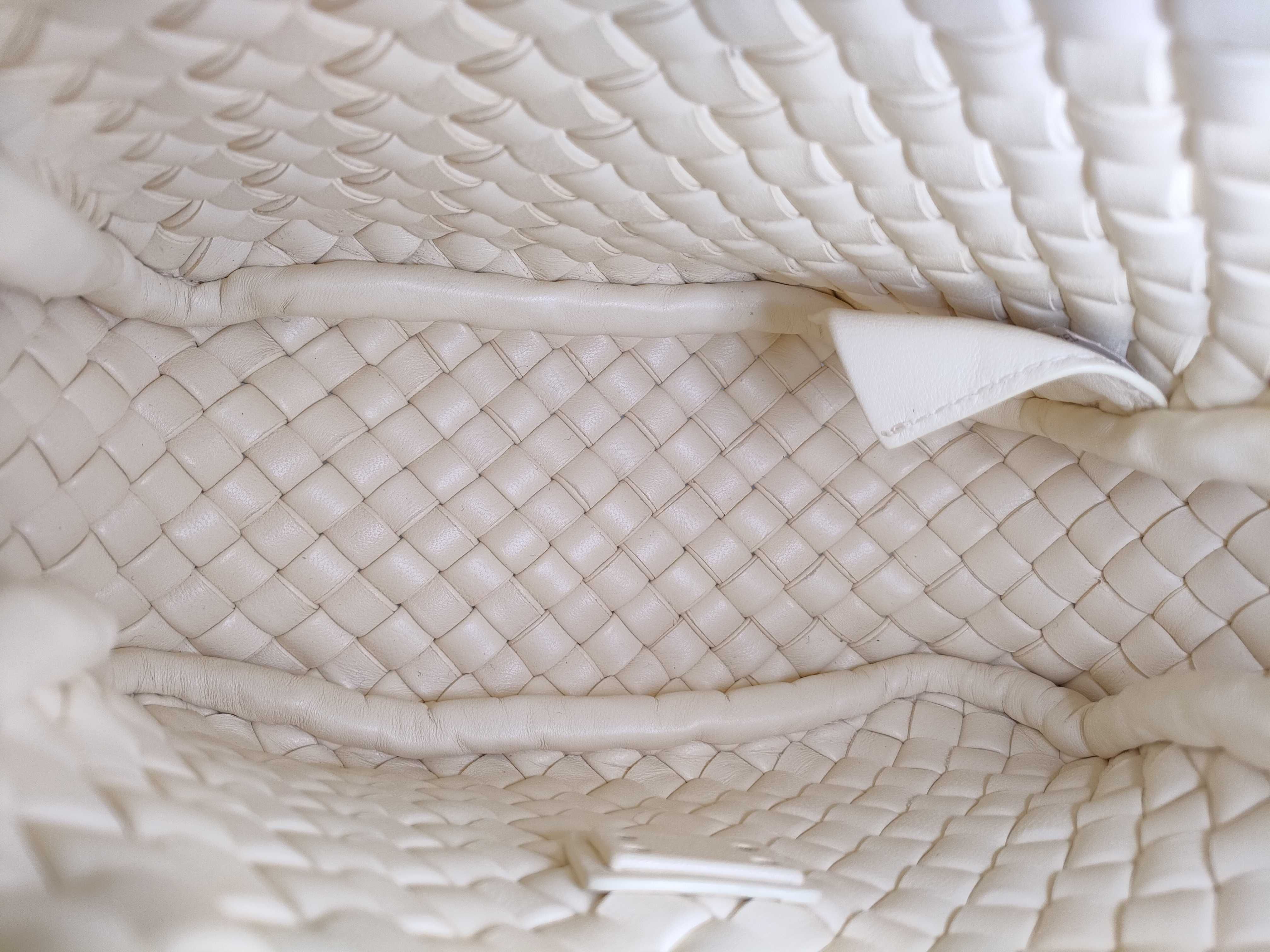 Cobble Shoulder Bag — view 9