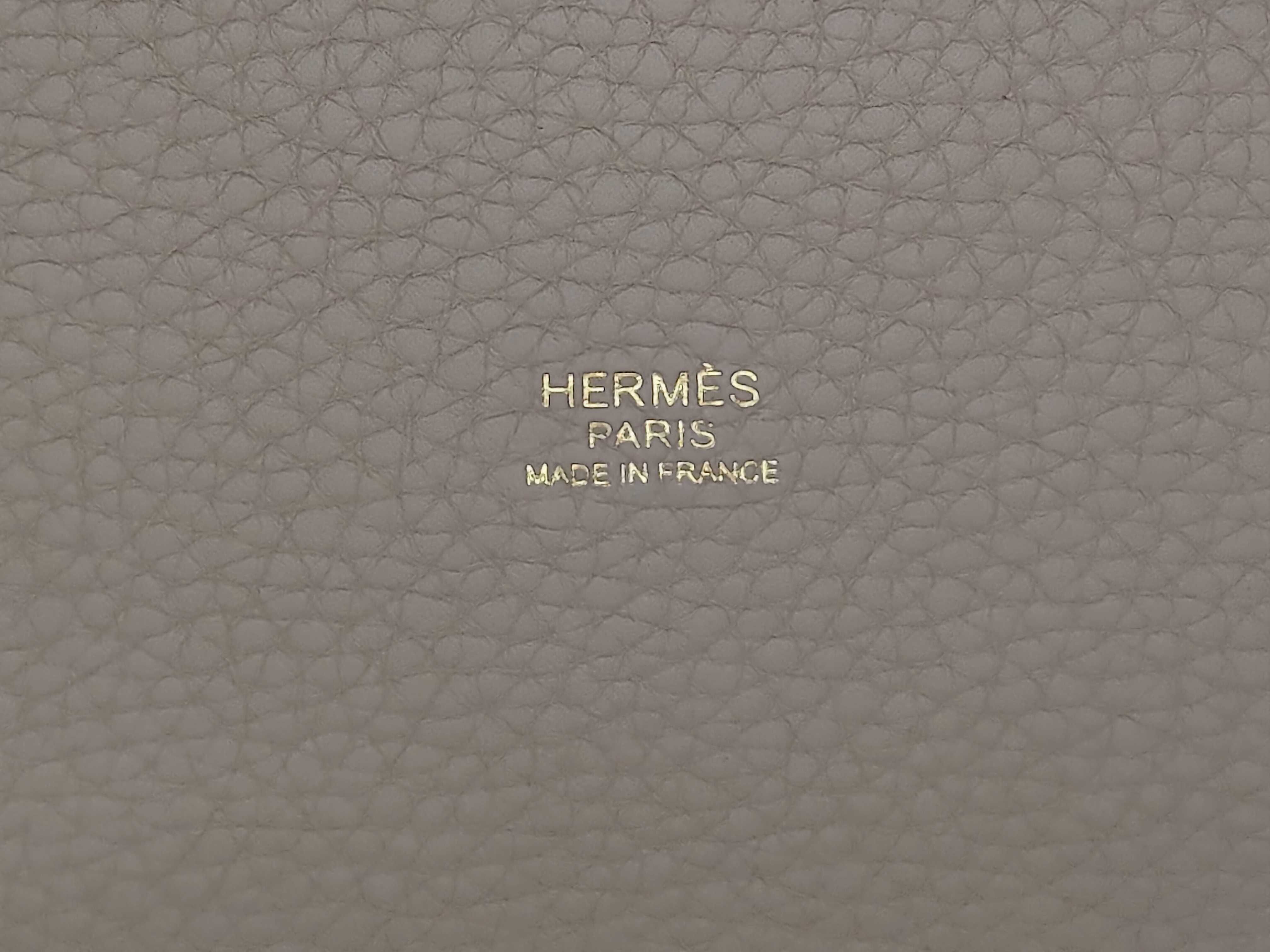 Picotin Lock PM (U stamp) Taurillon Clemence leather, Poussière leather, gold hardware handbag — view 9