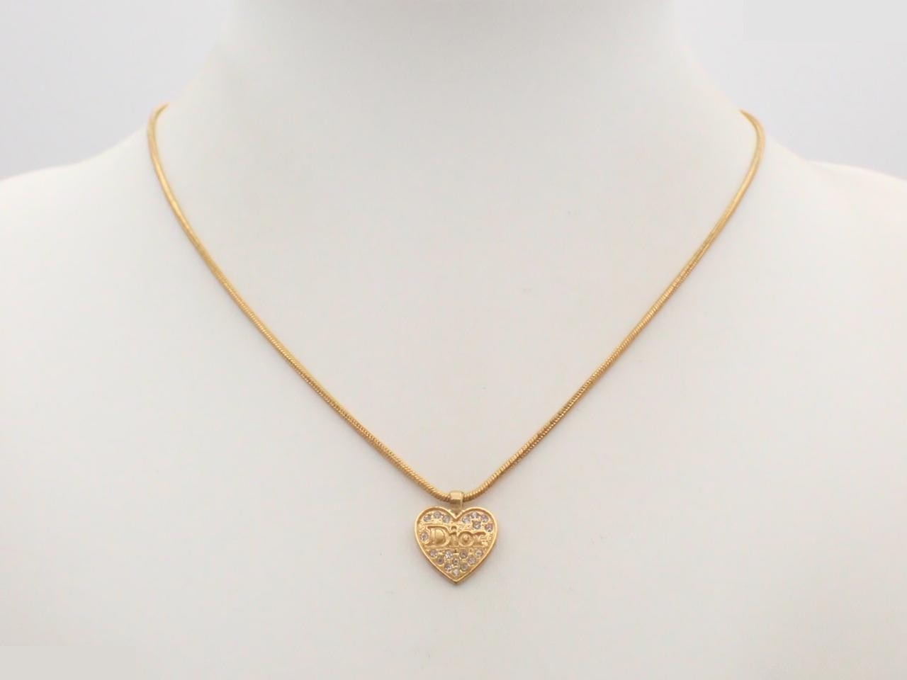 Other lines: Precious metals, necklaces, pendants — view 3