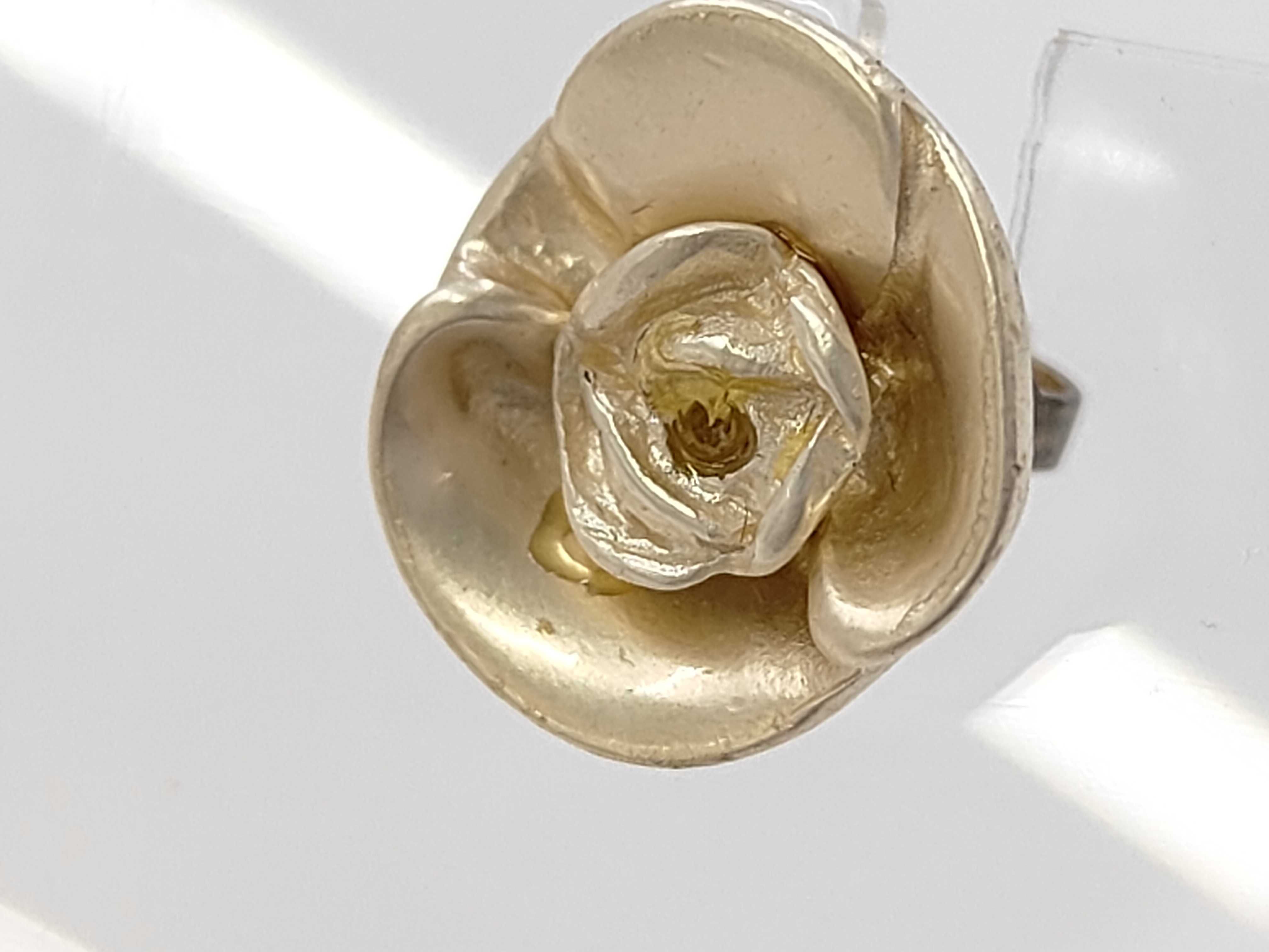 Camellia/Silver/01A Earrings — view 2