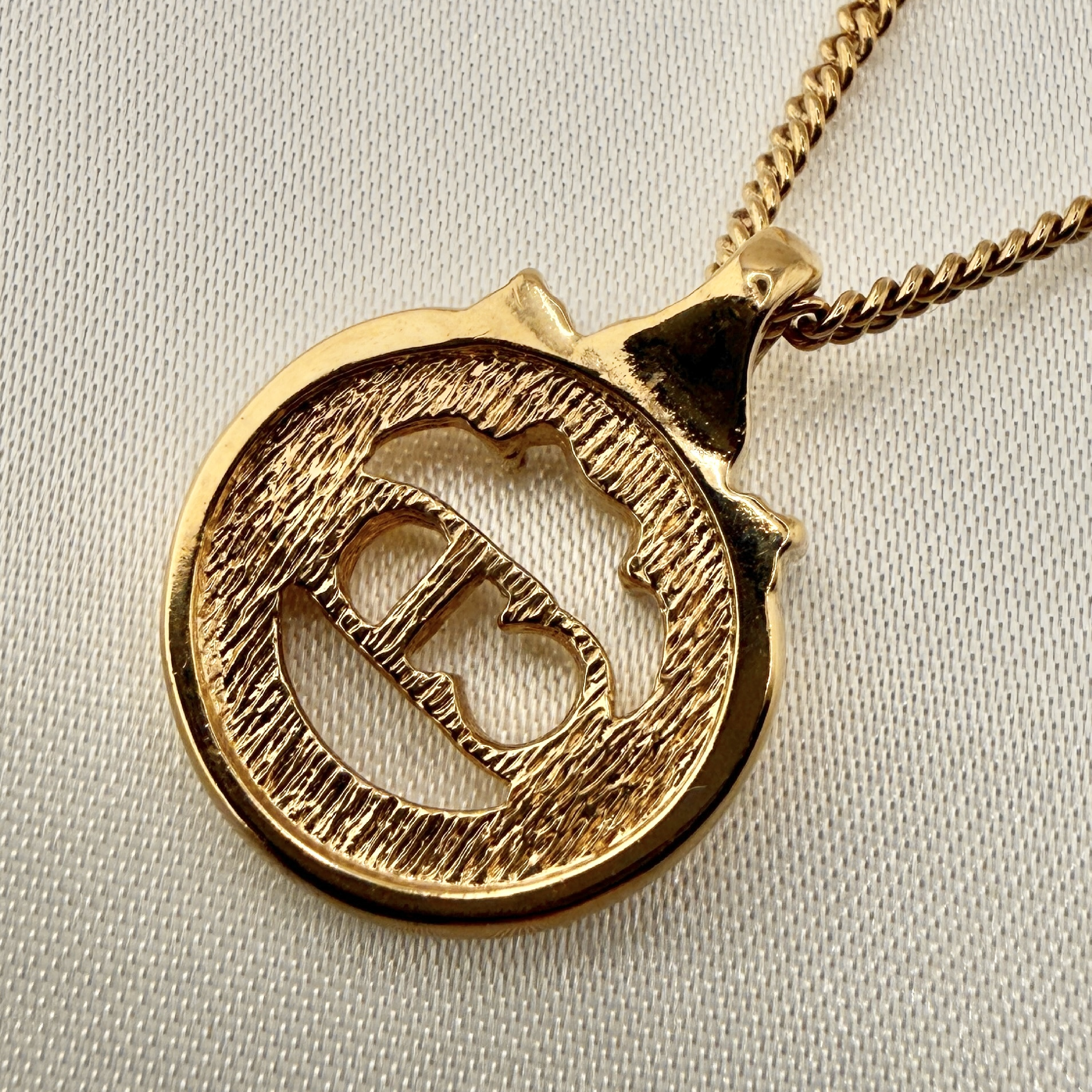 Necklace CD Logo Circle Rhinestone GP Gold Color with Box — view 6
