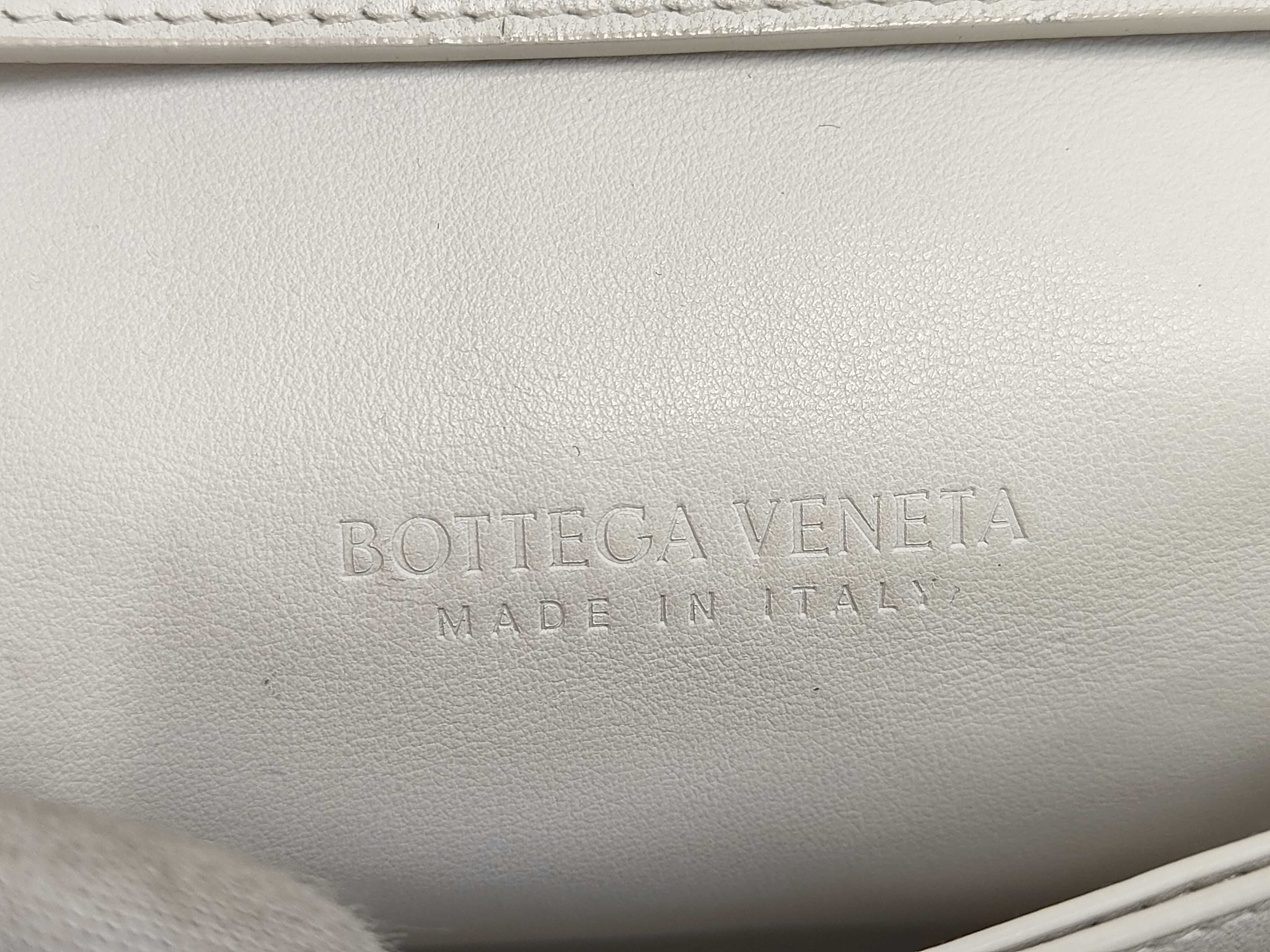 Intrecciato Shoulder Bag (White) — view 7