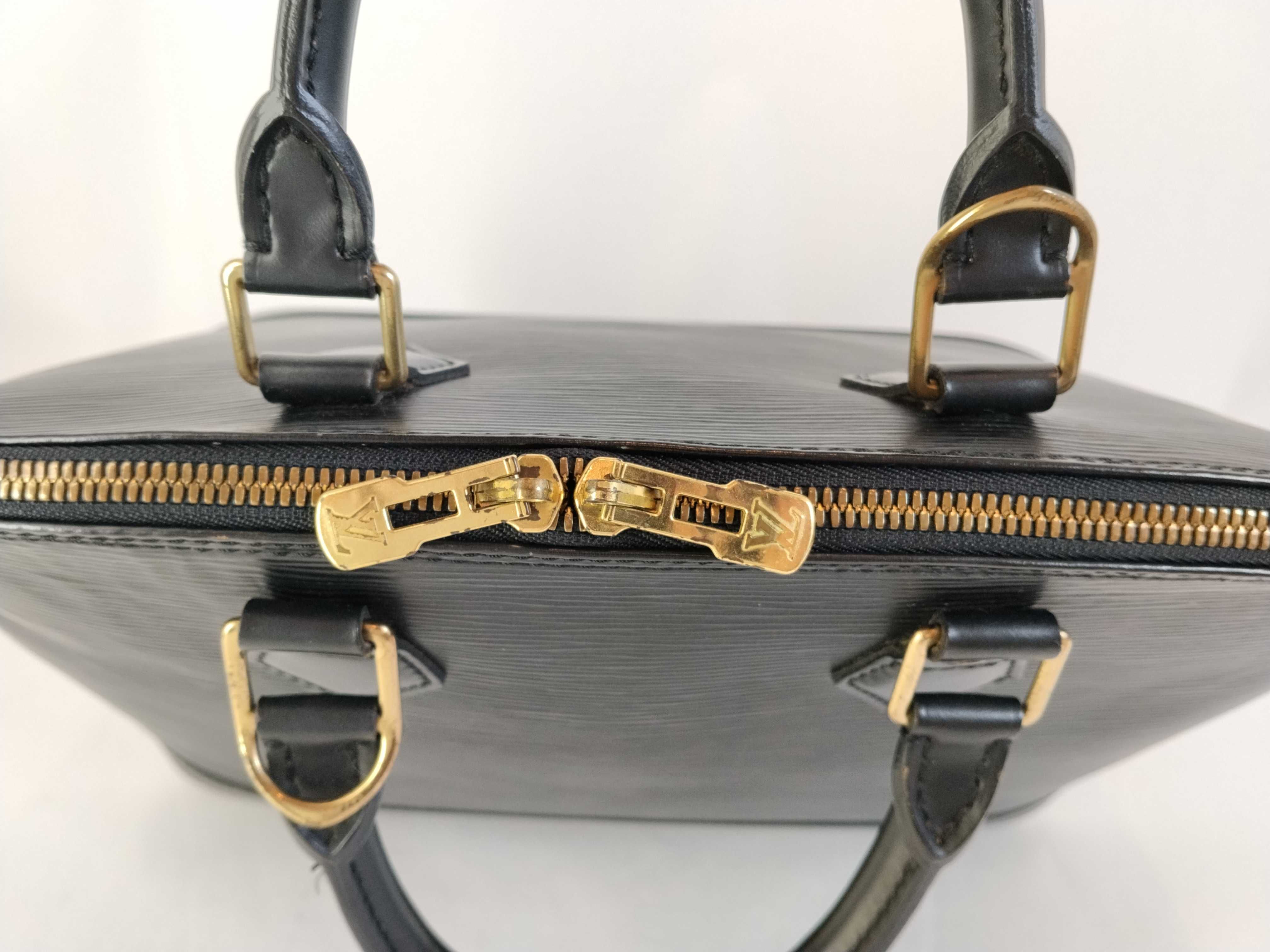 Epi Alma PM Black M52142 Handbag — view 9
