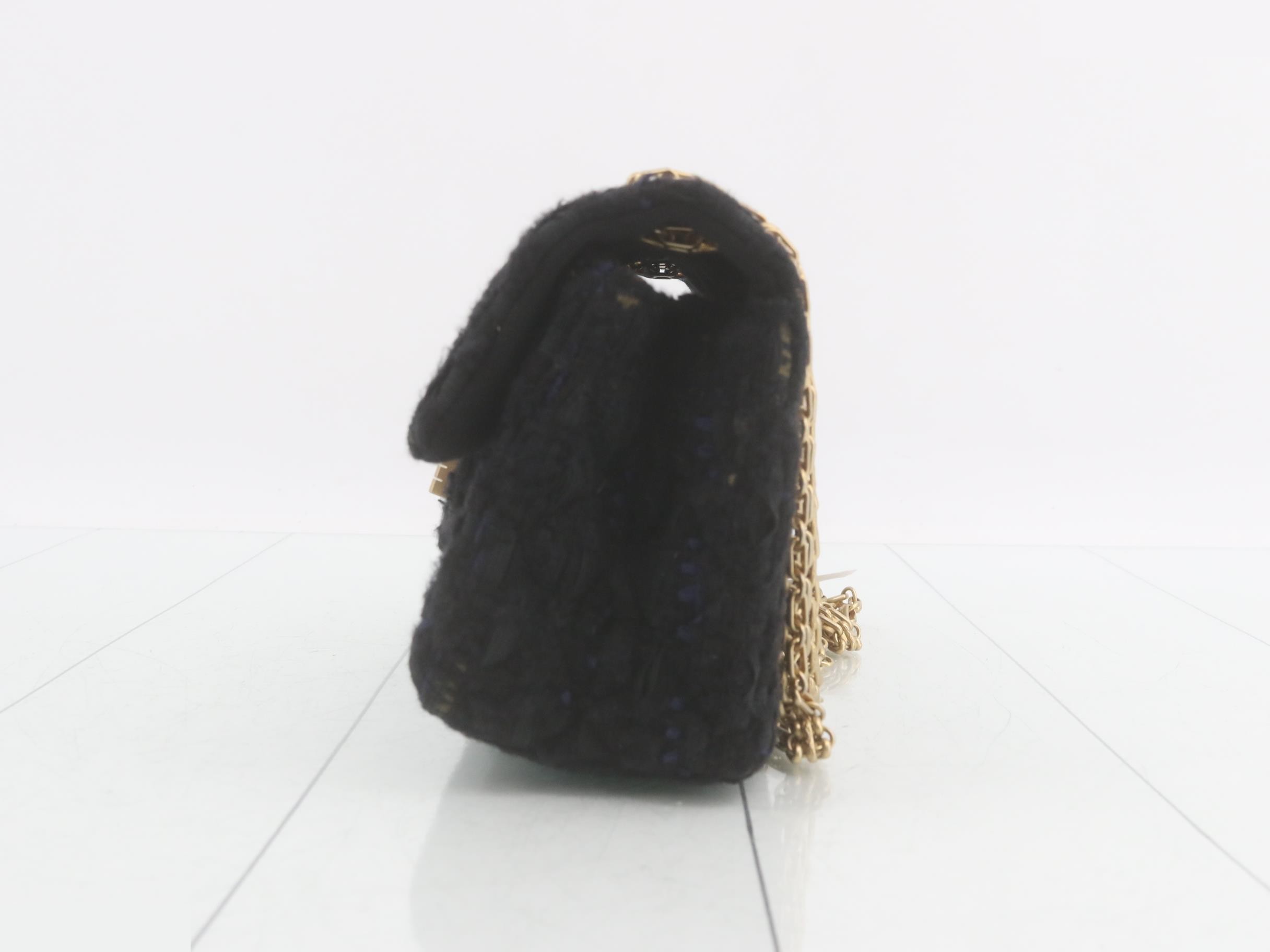 Matelassé (bag) - Shoulder bag — view 3