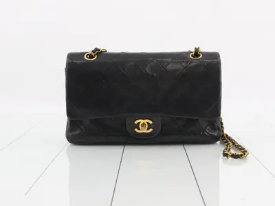 Matelassé 25 Lambskin Double Flap Double Chain Black Gold Hardware