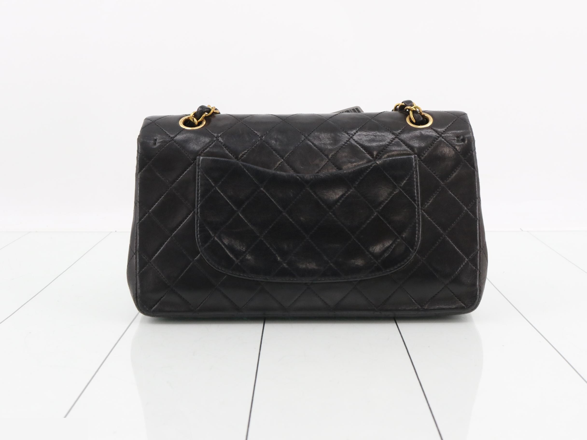 Matelassé 25 Lambskin Double Flap Double Chain Black Gold Hardware — view 2