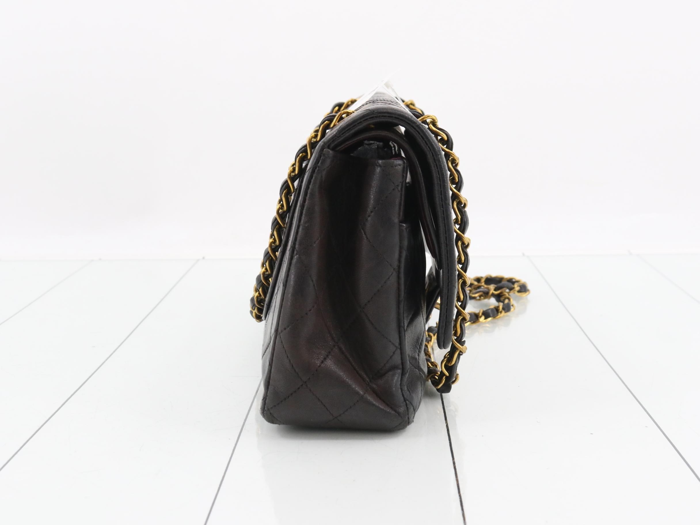 Matelassé 25 Lambskin Double Flap Double Chain Black Gold Hardware — view 4