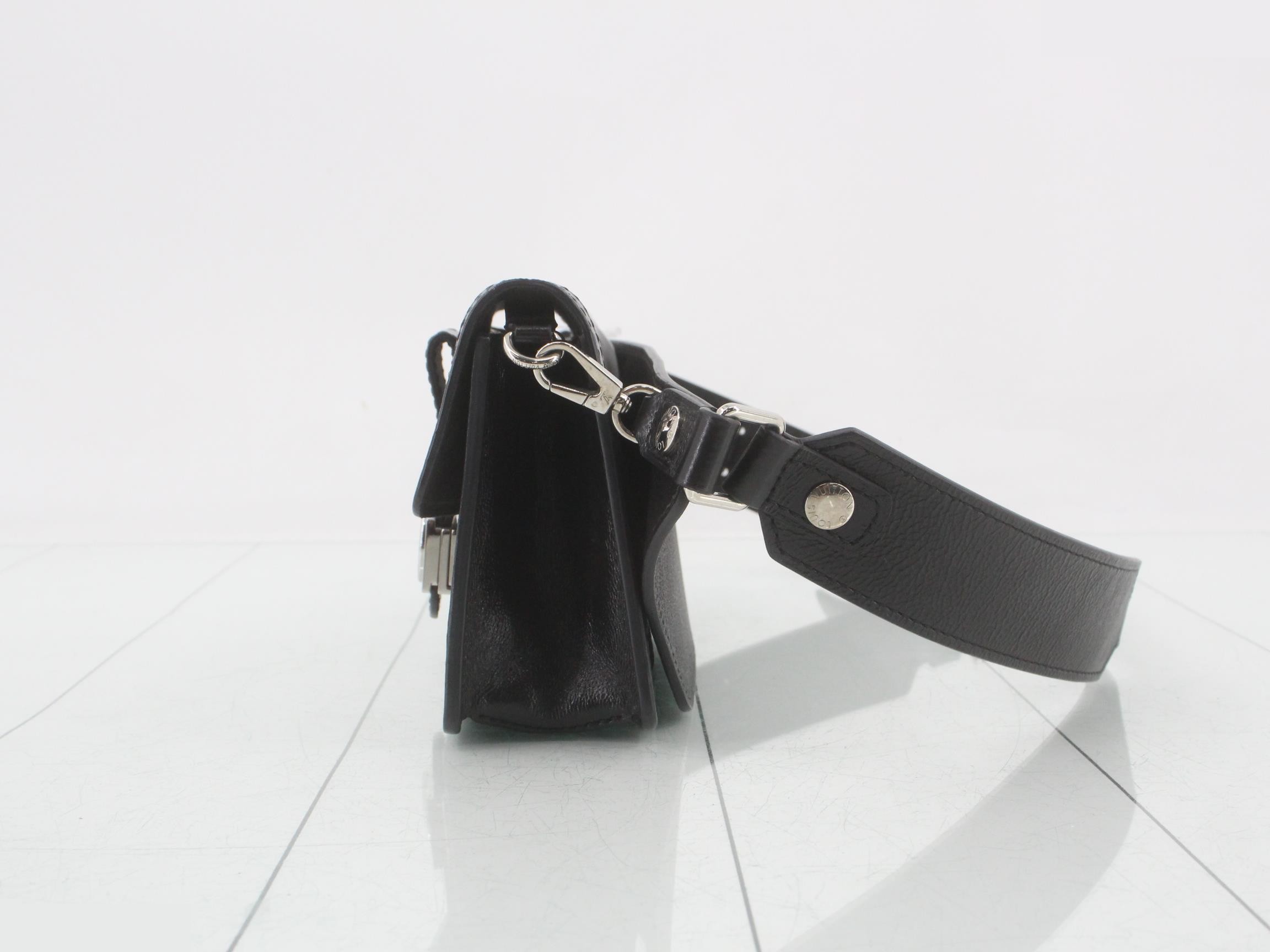 Monogram Giant Reverse Bumbag Dauphine Waist Bag — view 3
