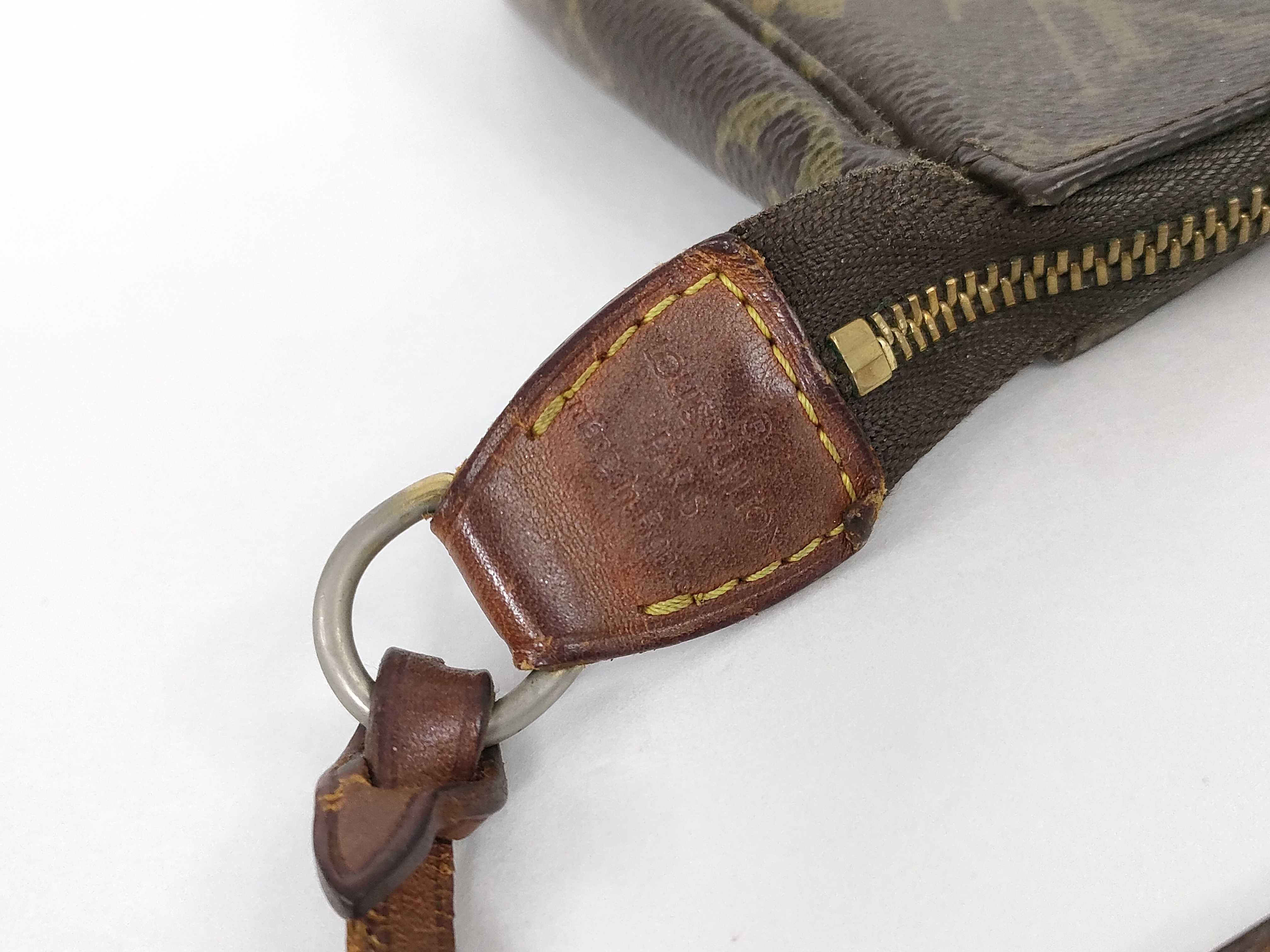 Monogram Louis Vuitton Accessoires Pouch — view 11