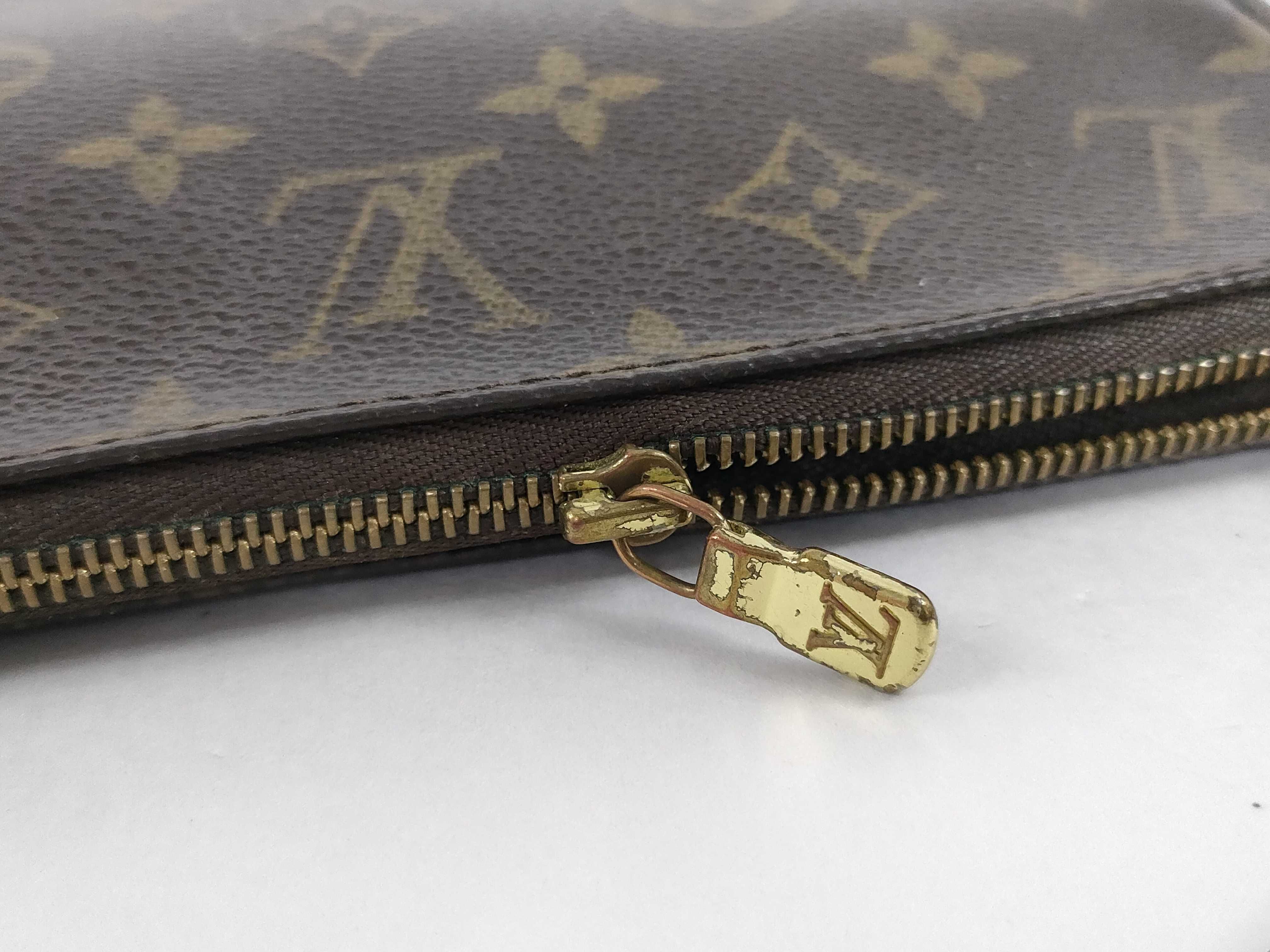 Monogram Louis Vuitton Accessoires Pouch — view 12