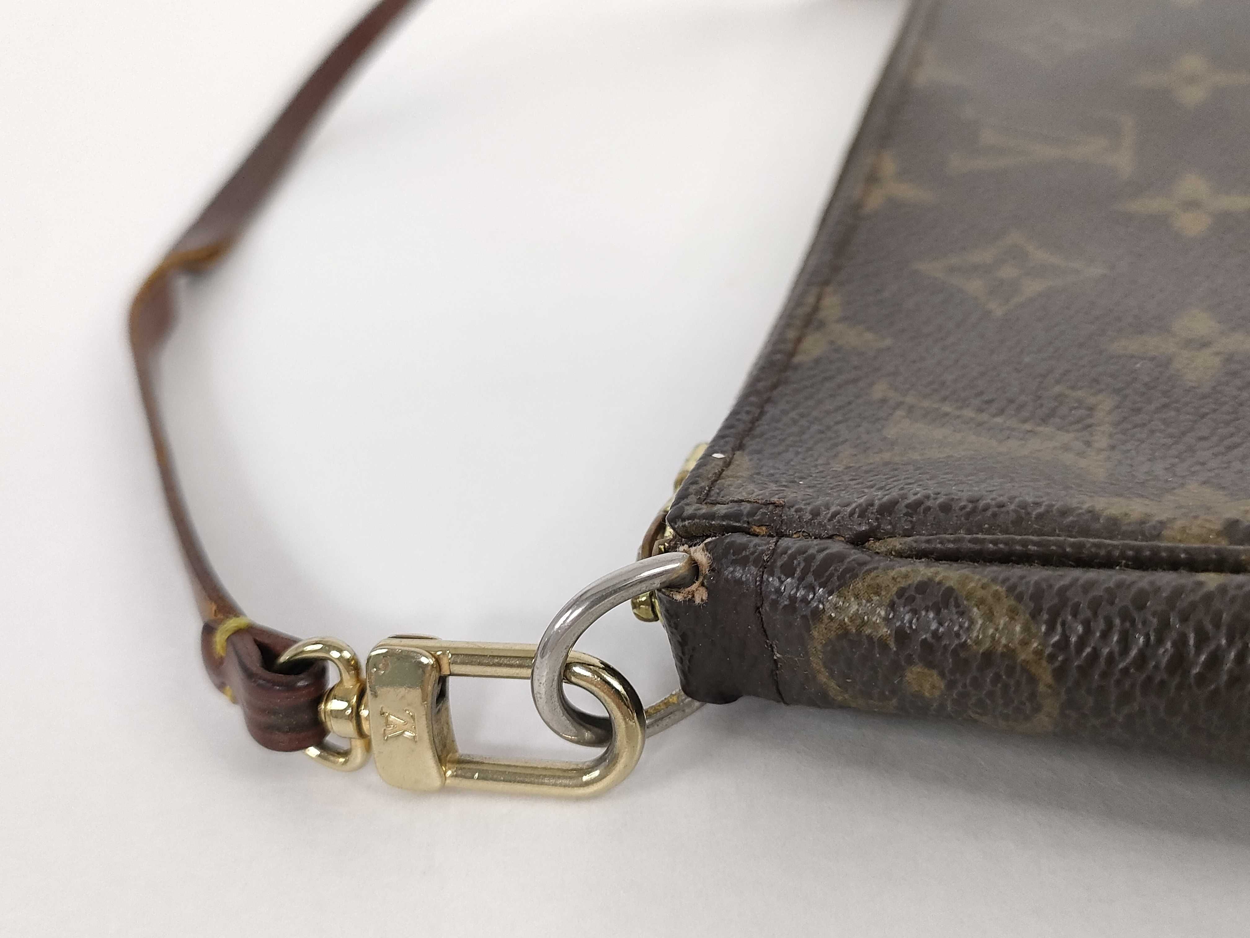Monogram Louis Vuitton Accessoires Pouch — view 5