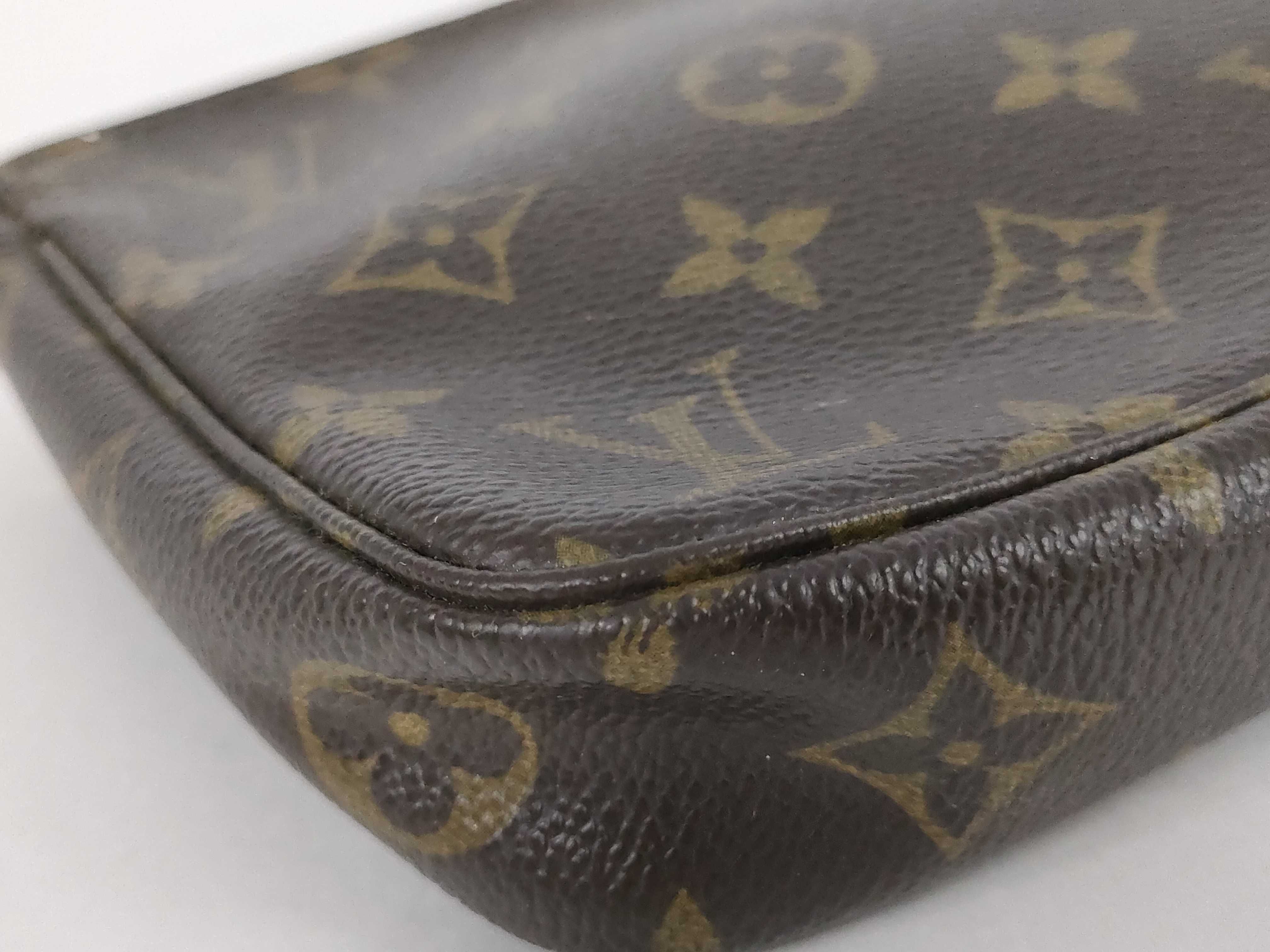 Monogram Louis Vuitton Accessoires Pouch — view 6