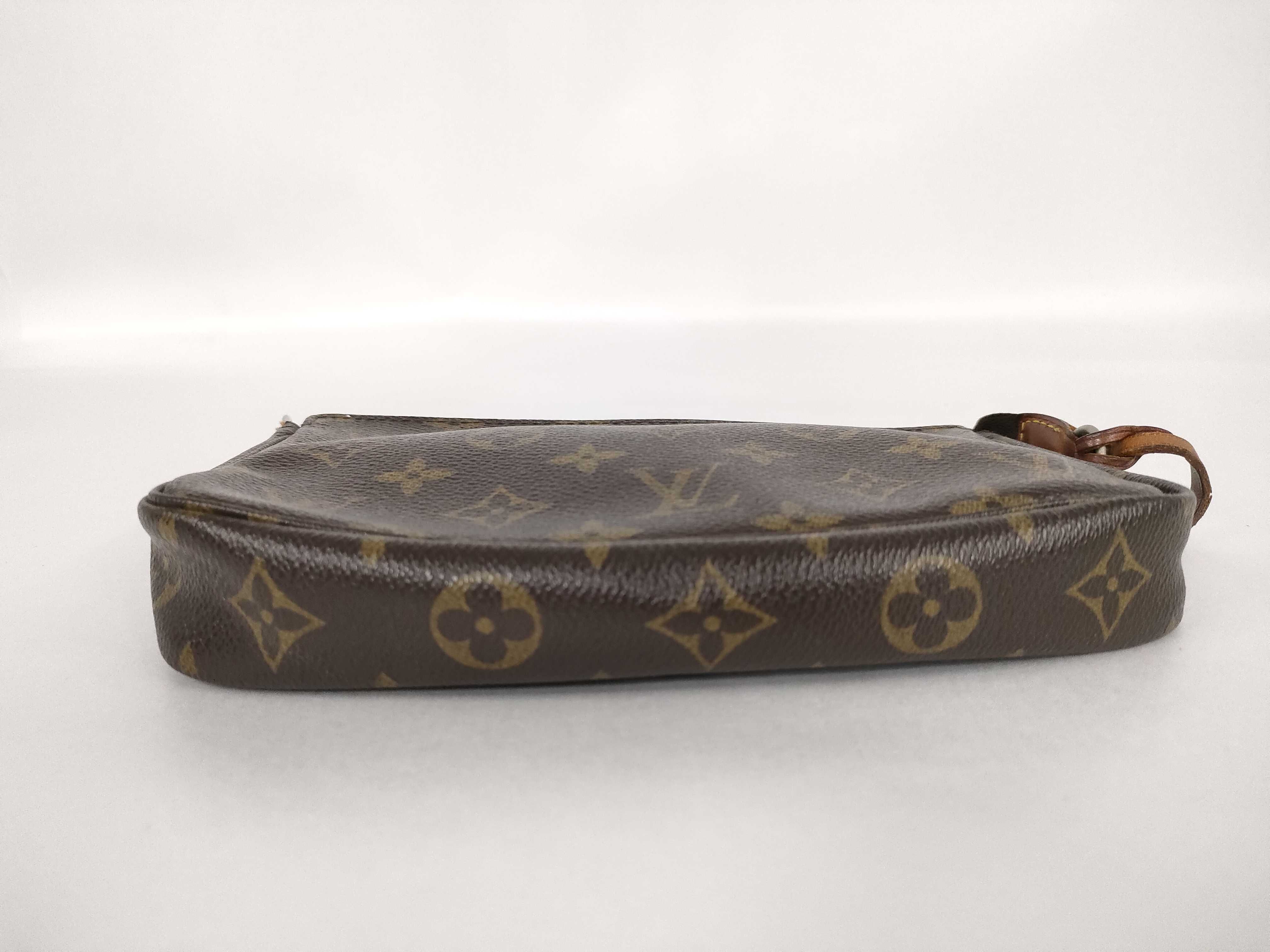 Monogram Louis Vuitton Accessoires Pouch — view 7