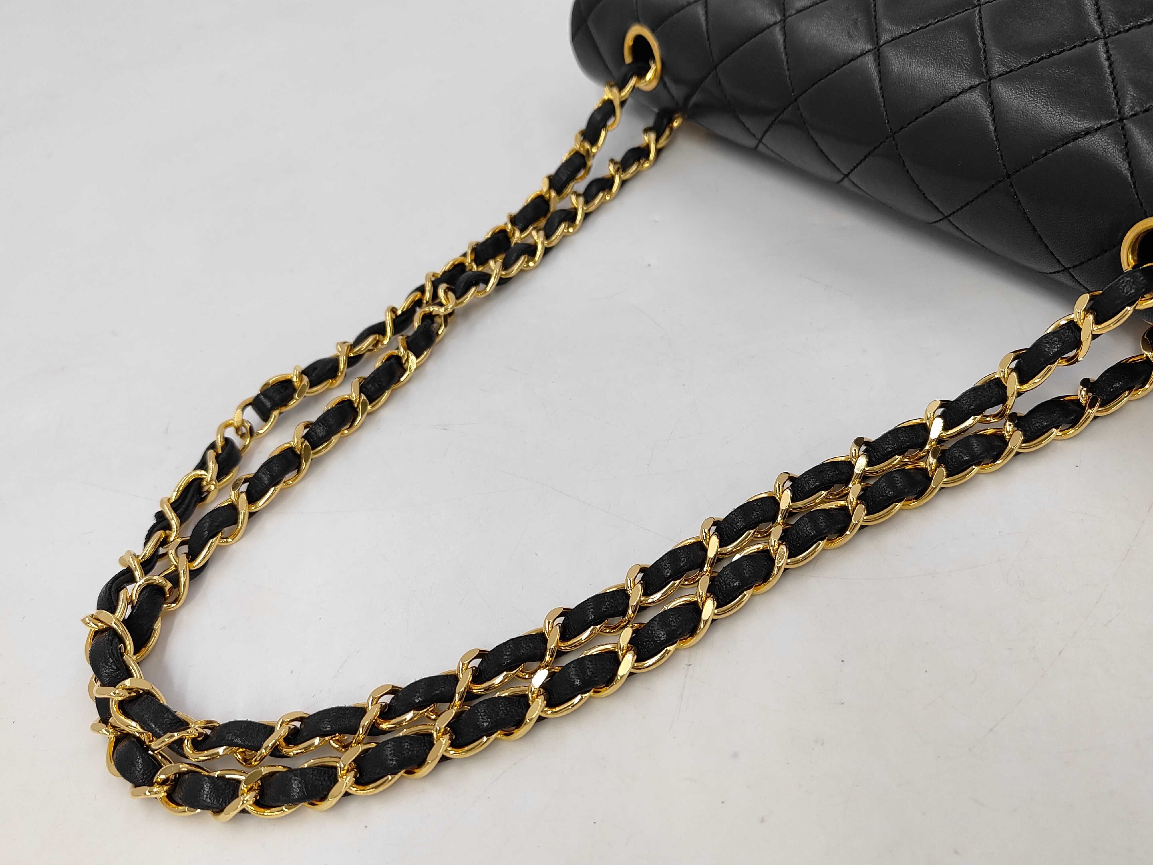 Matelassé 25 Lambskin Double Flap Double Chain Shoulder Bag — view 3