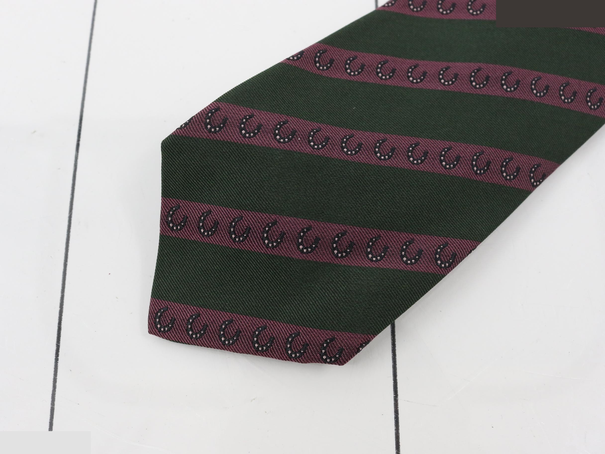 silk tie, striped, horseshoe pattern, green — view 3