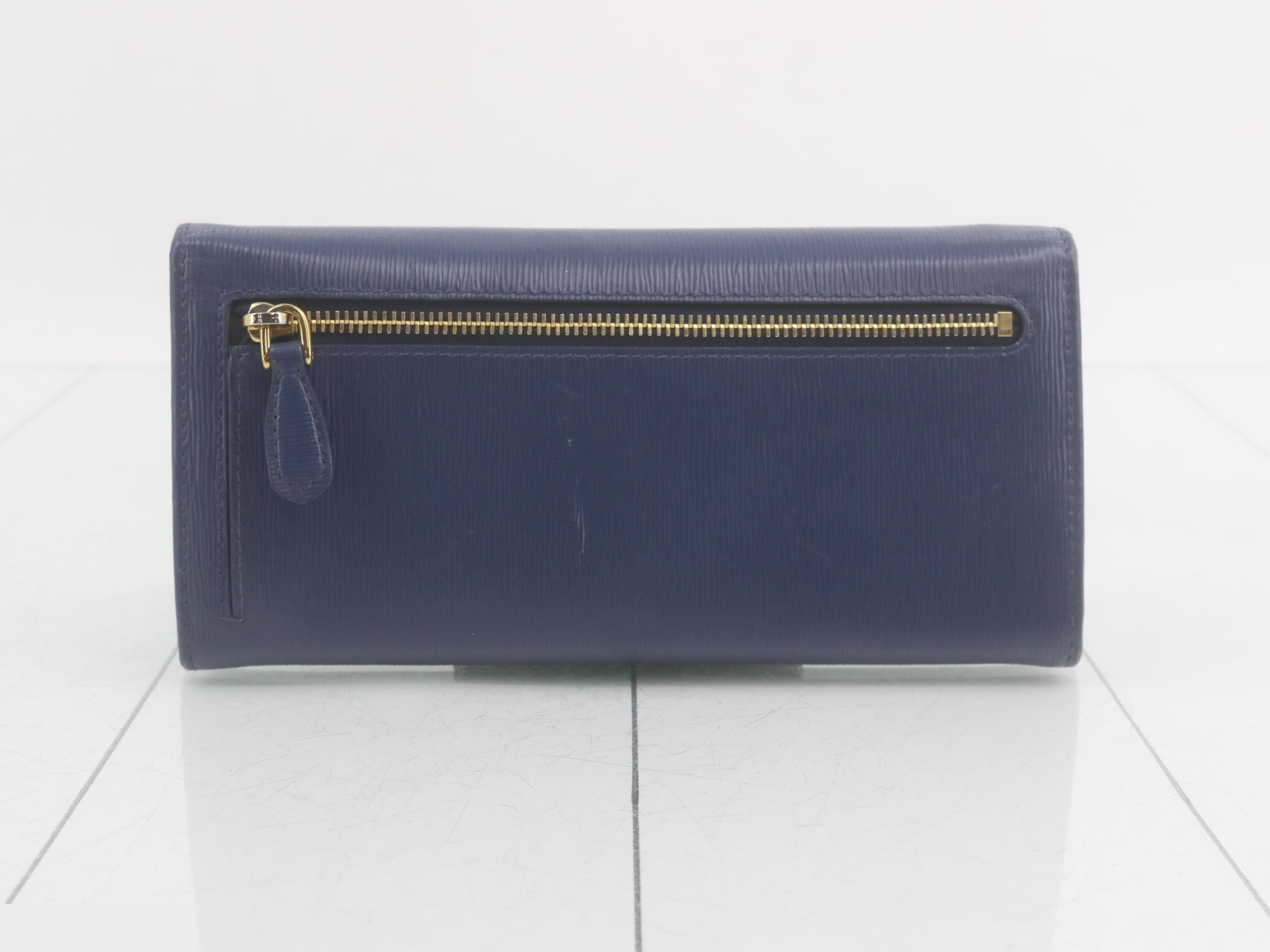Other lines: Bags and Wallets — view 2
