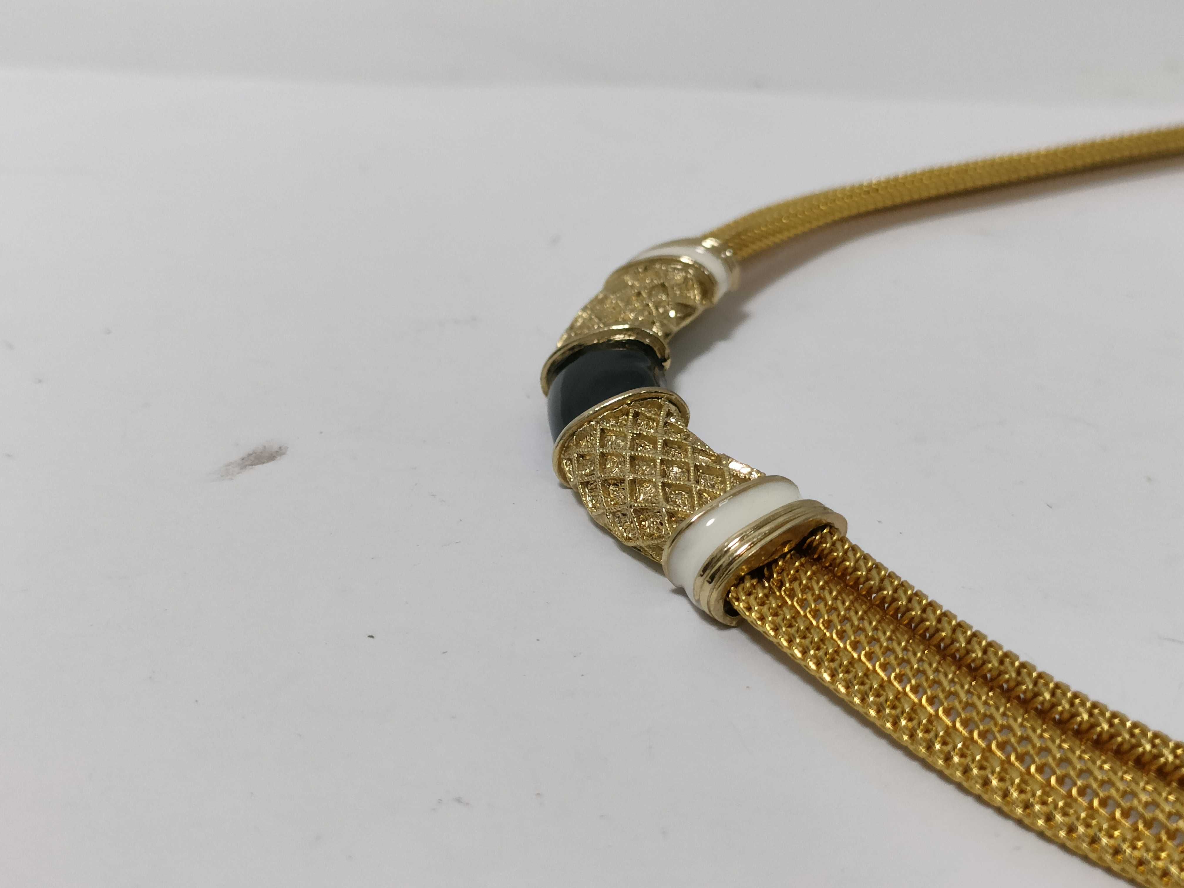 necklace — view 3