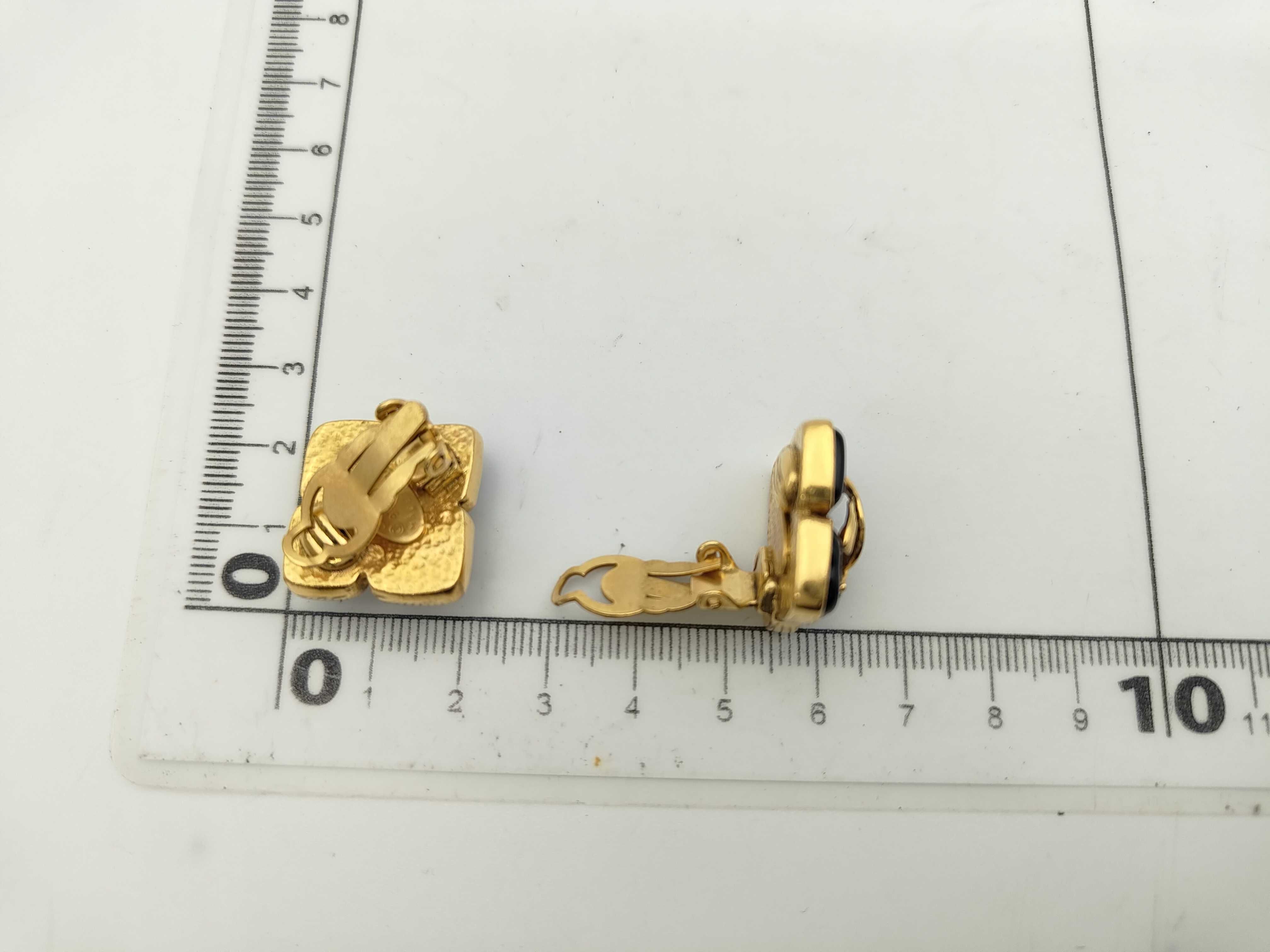 94A Coco Mark Gripoix Four-Leaf Clover Motif Earrings — view 6