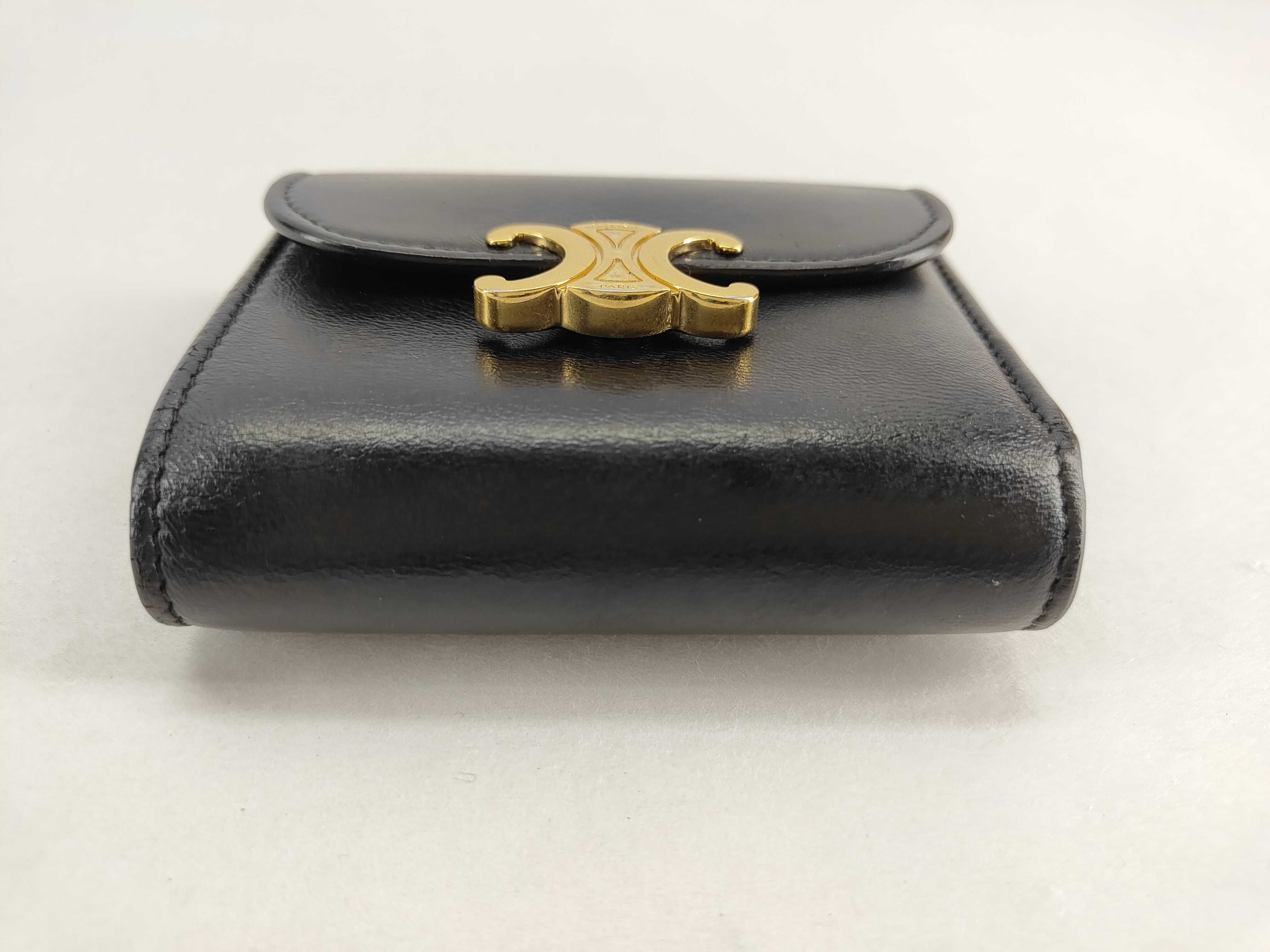 wallet — view 4