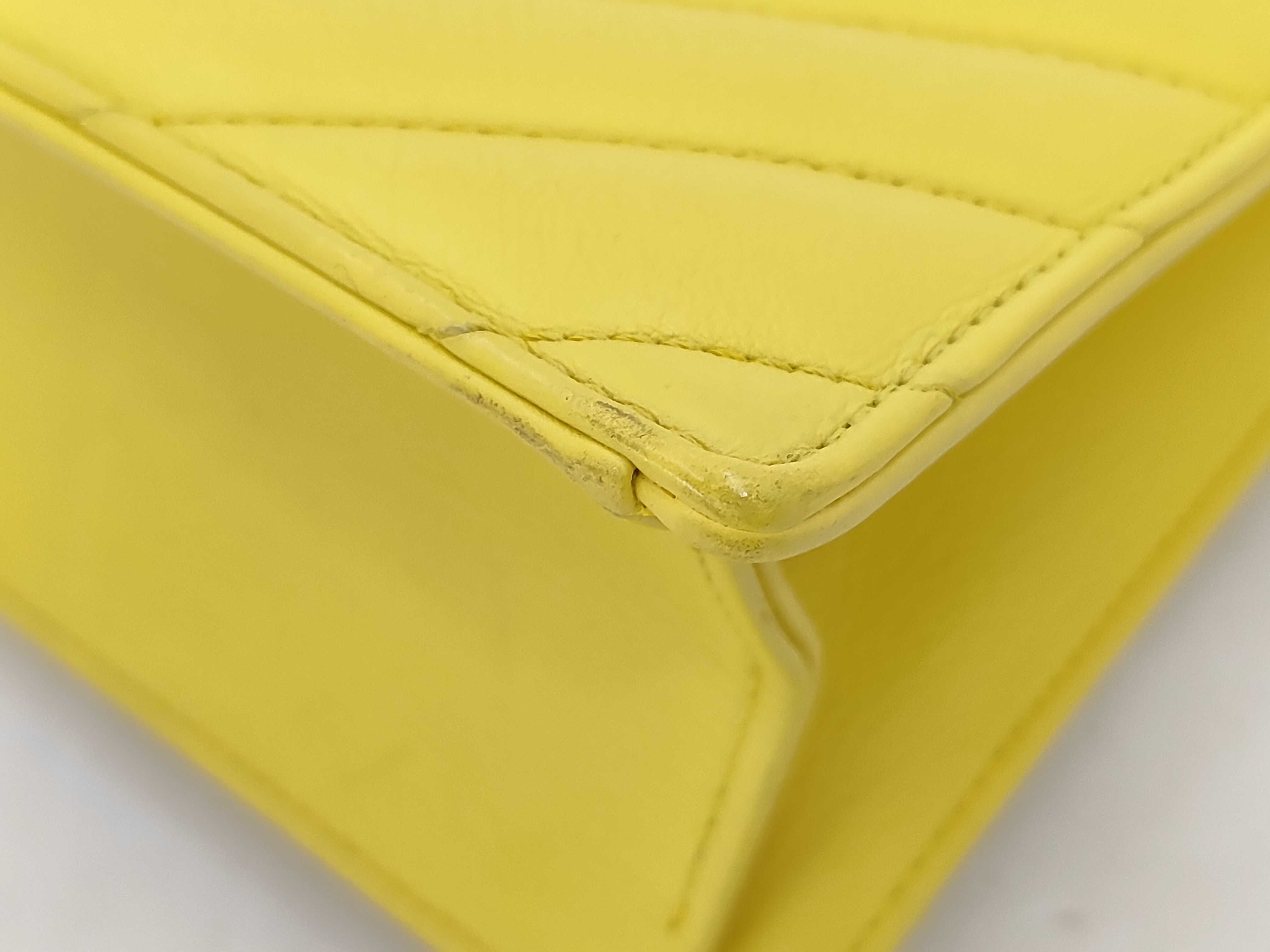 V-stitch chain shoulder bag, leather, gold hardware, yellow, 27128005 (shoulder bag) — view 7