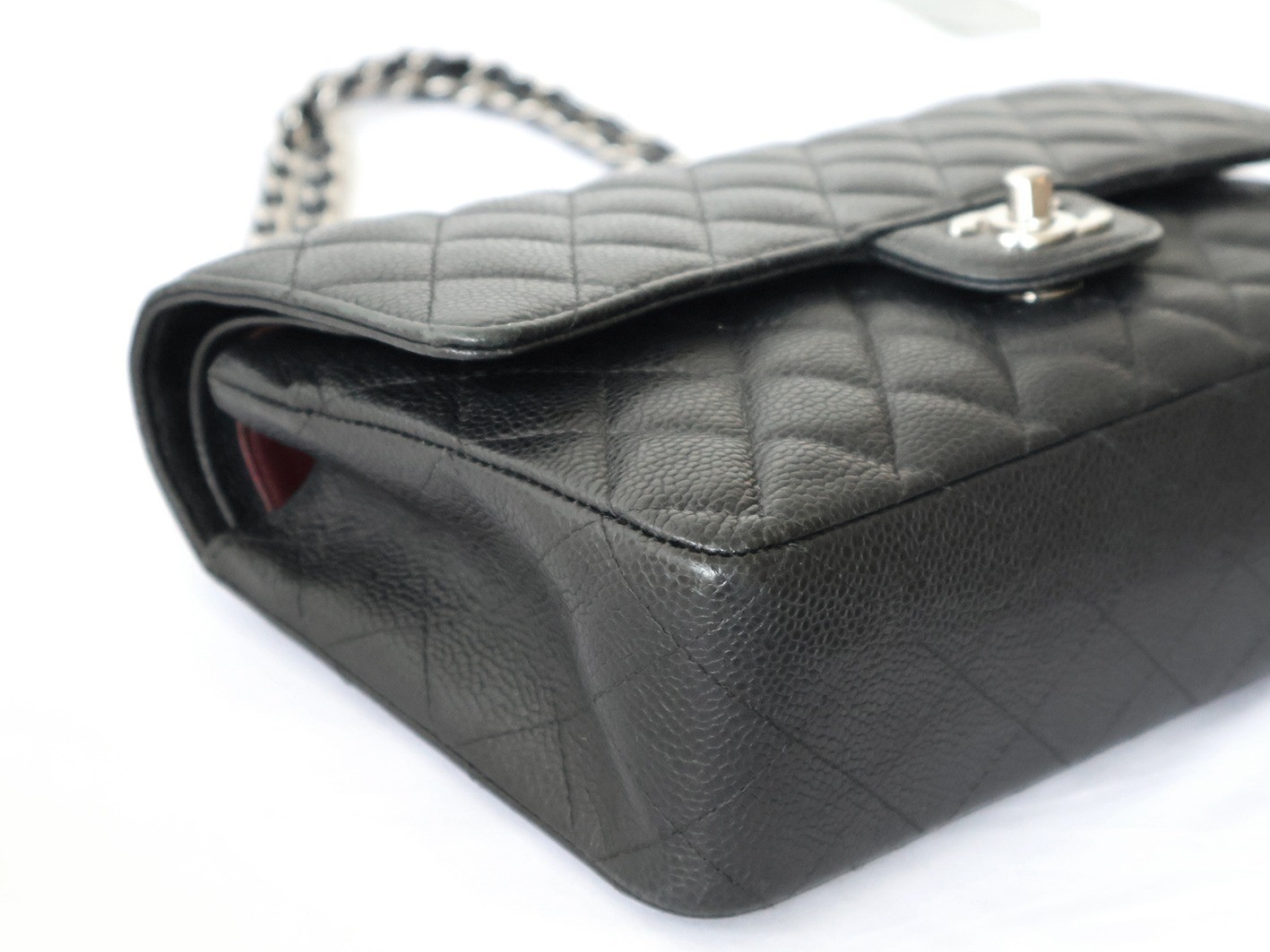 Caviar leather Matelassé 25 Double flap Double chain shoulder bag, black — view 3