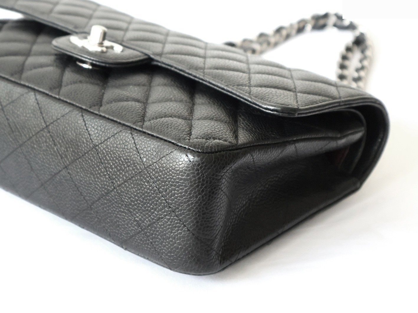 Caviar leather Matelassé 25 Double flap Double chain shoulder bag, black — view 4